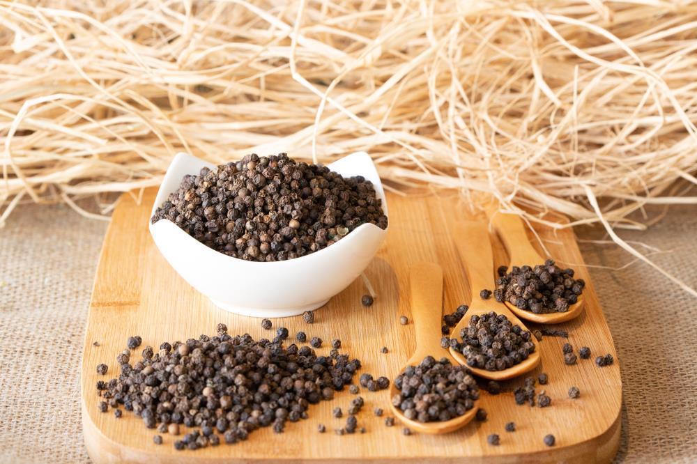 TANE KARABİBER (250 GR )