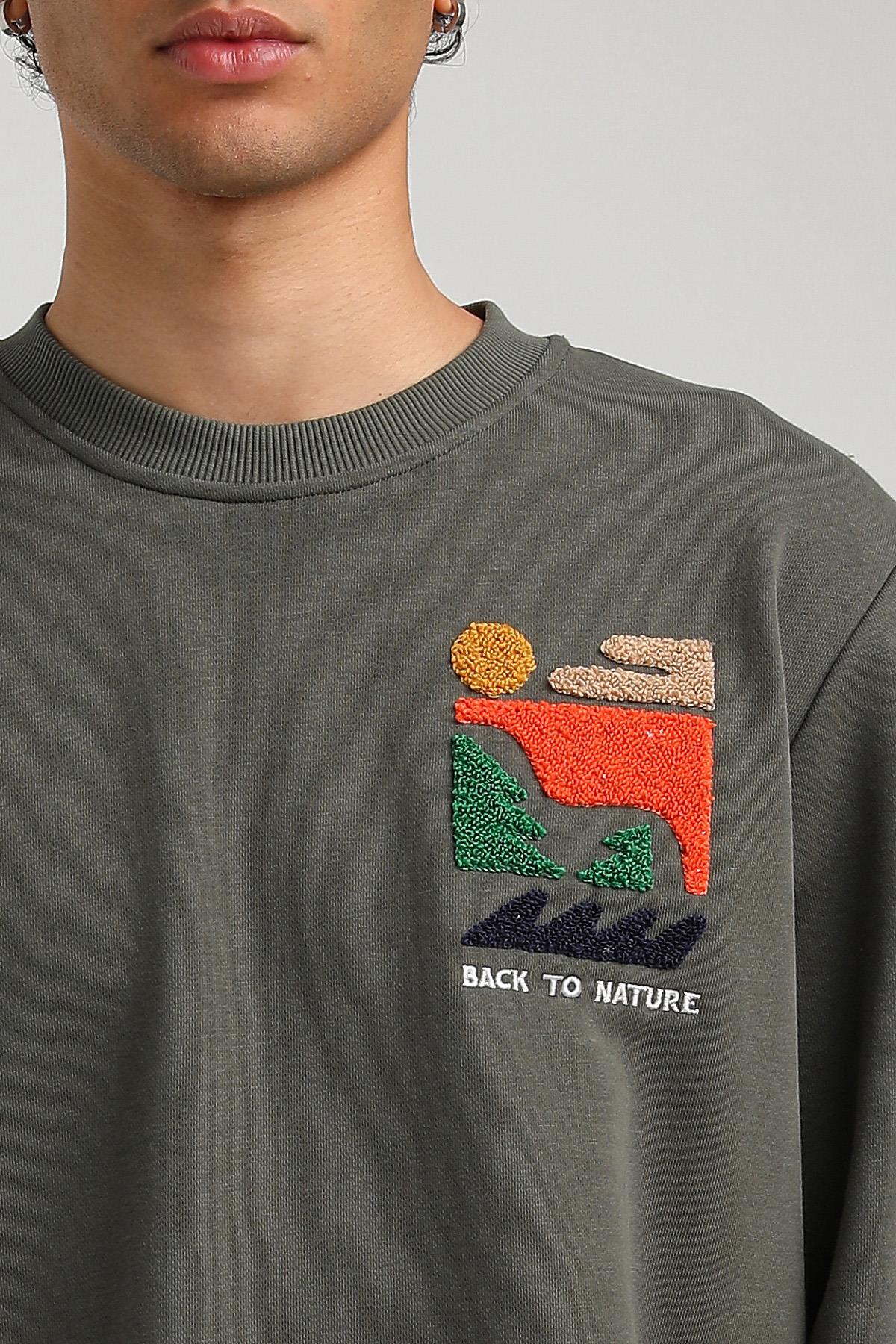 Bisiklet Yaka Haki Slim Fit Sweatshirt 23FWM60151