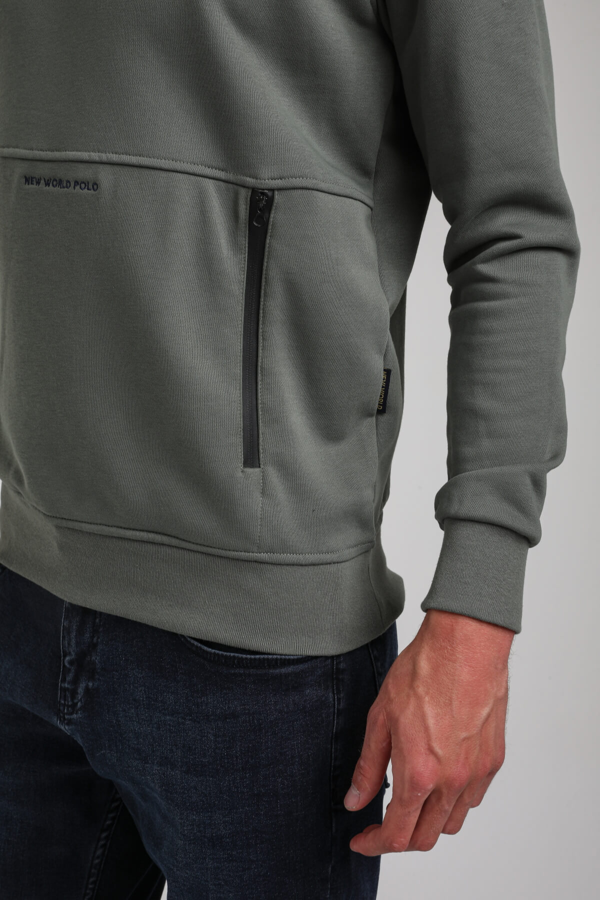 Bisiklet Yaka Haki Slim Fit Sweatshirt 23FWM60165
