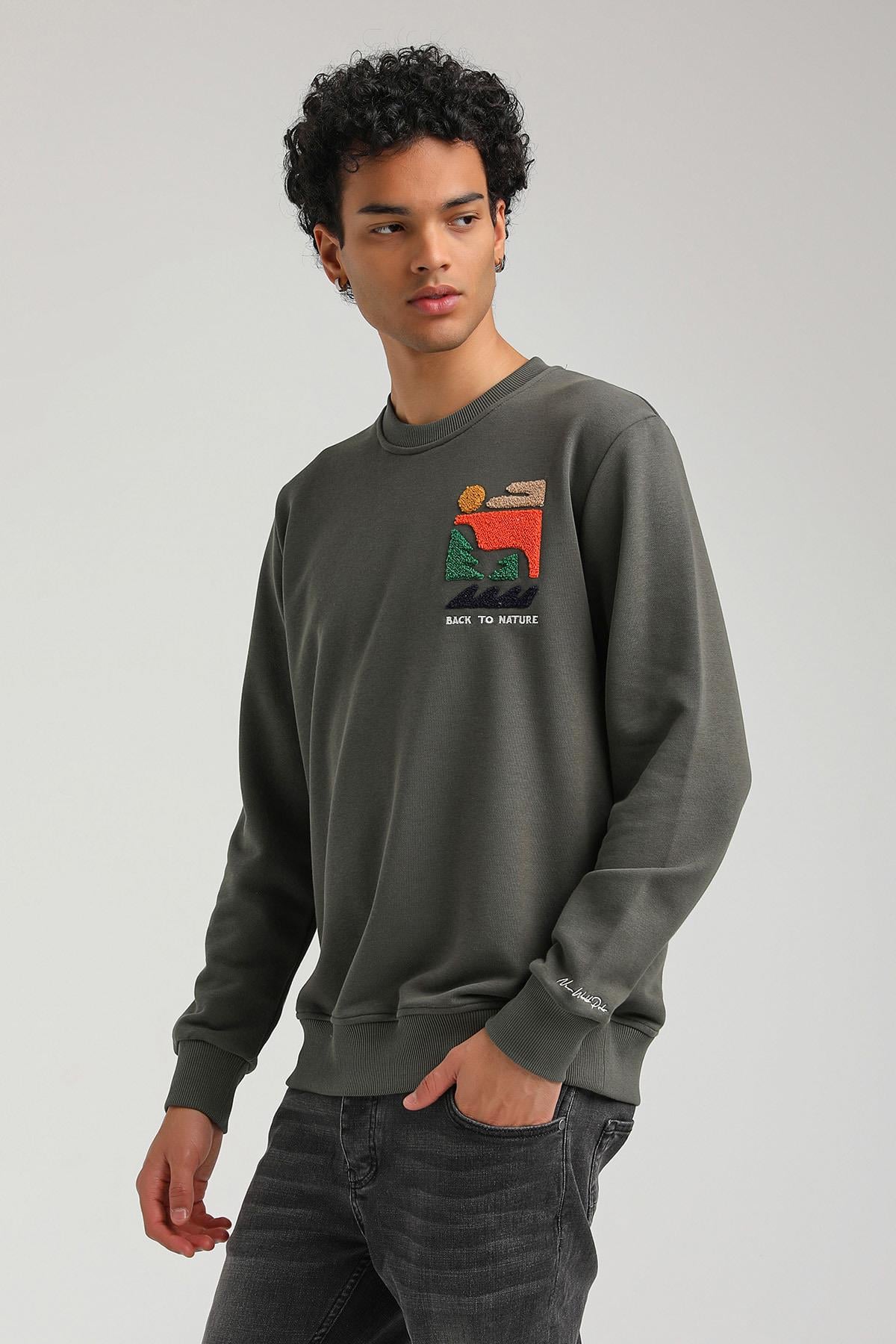 Bisiklet Yaka Haki Slim Fit Sweatshirt 23FWM60151