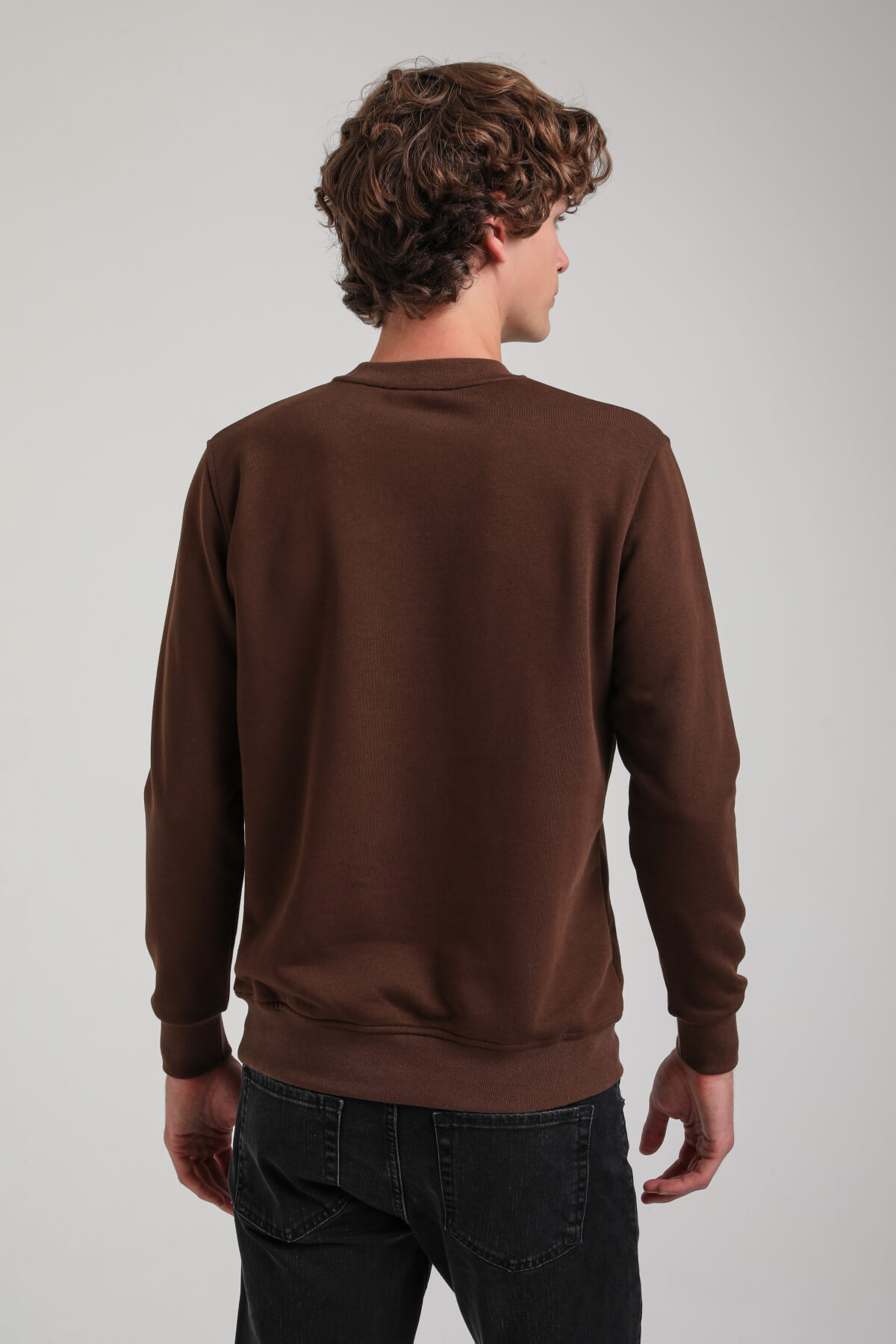 Bisiklet Yaka Kahverengi Regular Custom Sweatshirt 23FWM60144