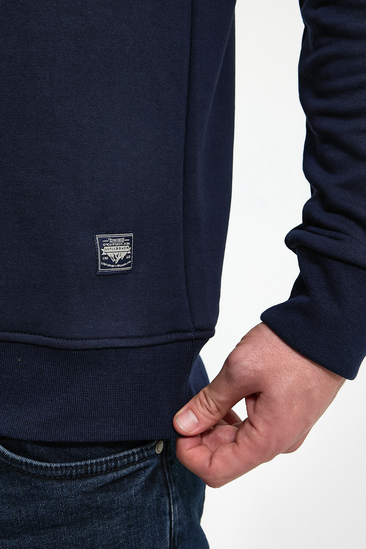 Bisiklet Yaka Lacivert Slim Fit Sweatshirt 23FWM60148