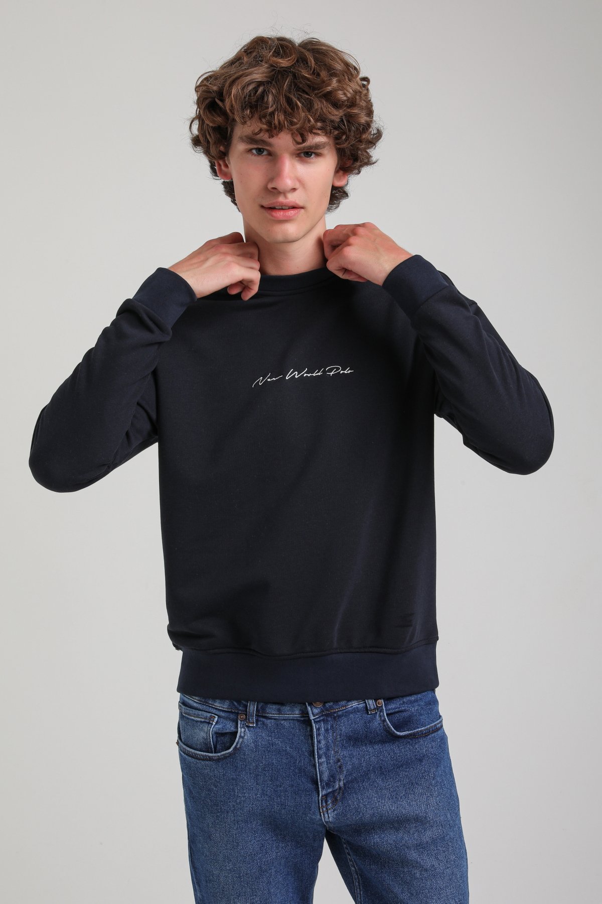 Bisiklet Yaka Lacivert Slim Fit Sweatshirt 23FWM60168