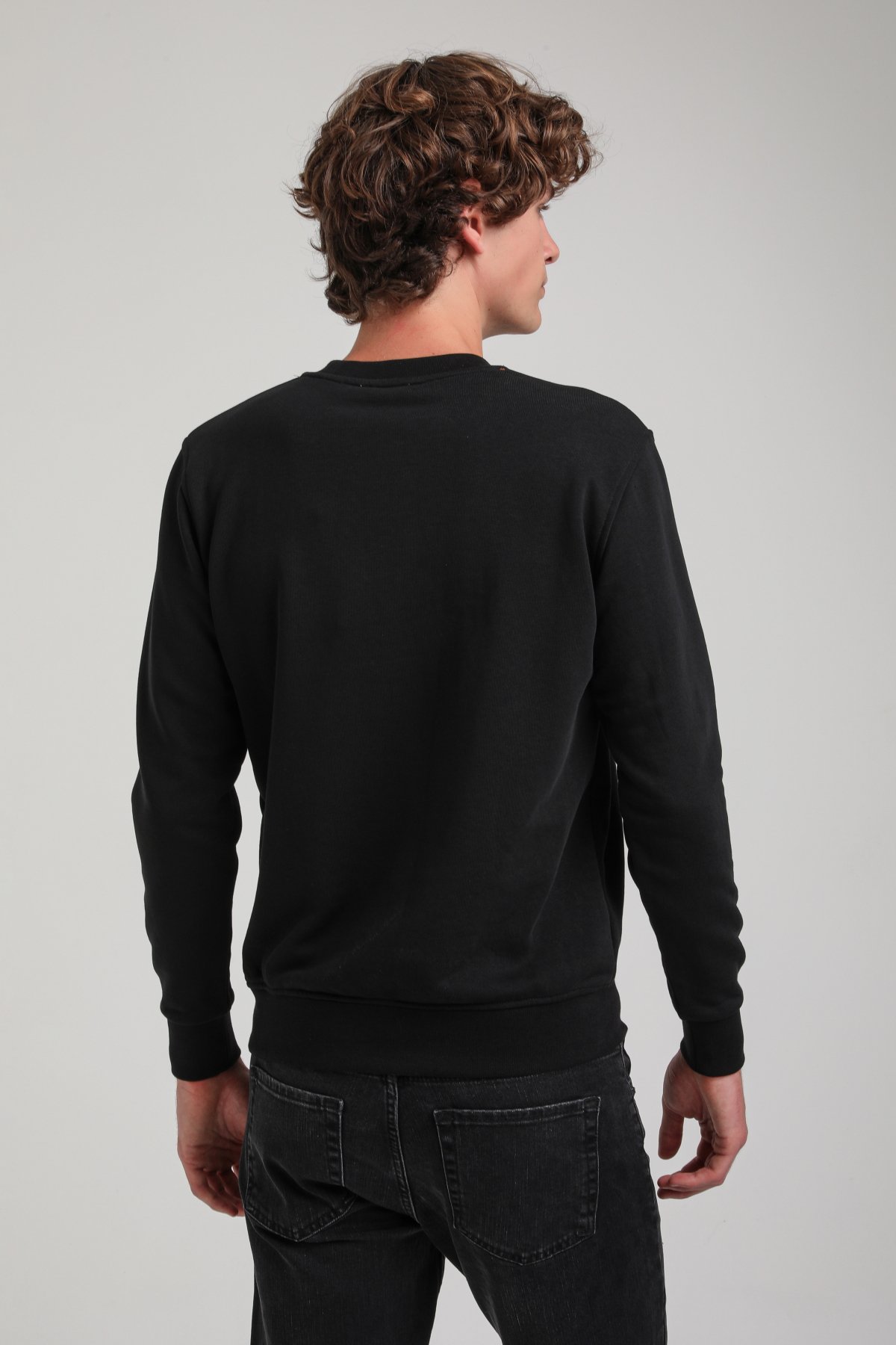 Bisiklet Yaka Siyah Slim Fit Sweatshirt 23FWM60166