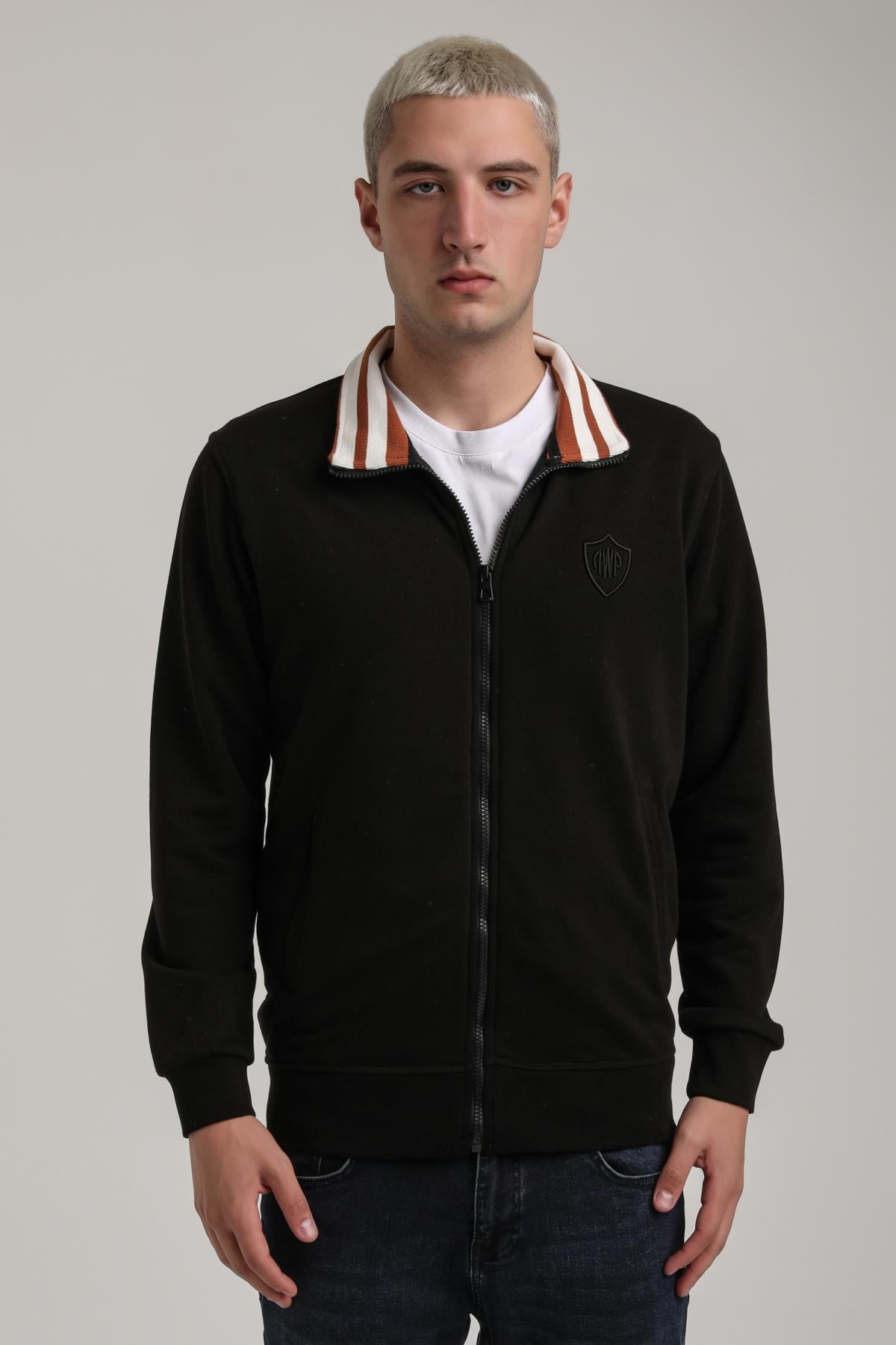 Dik Yaka Siyah Slim Fit Sweatshirt 24FWM60196