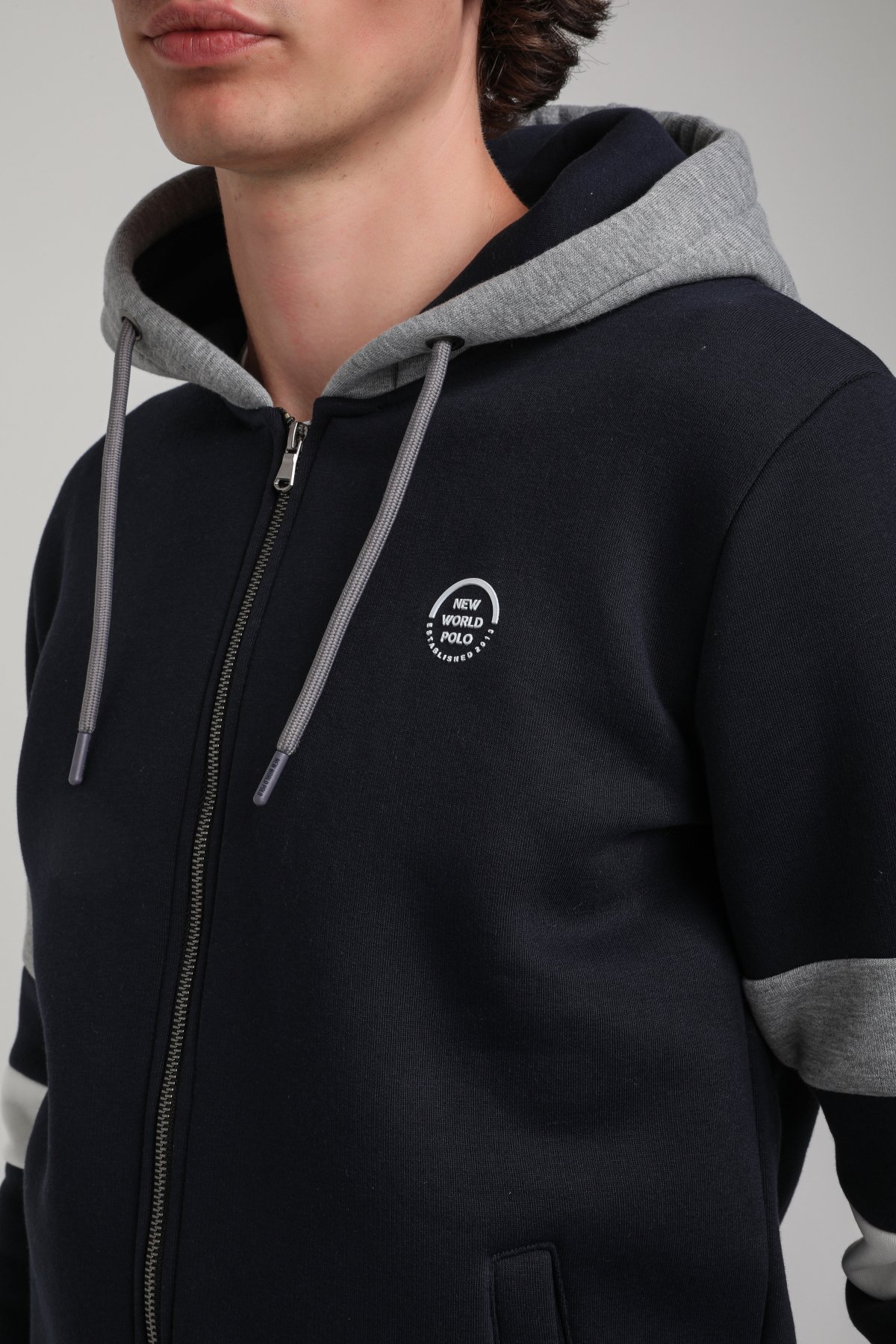 Kapşonlu Ve Fermuarlı Lacivert Slim Fit Full-Zip Sweatshirt 23FWM64068