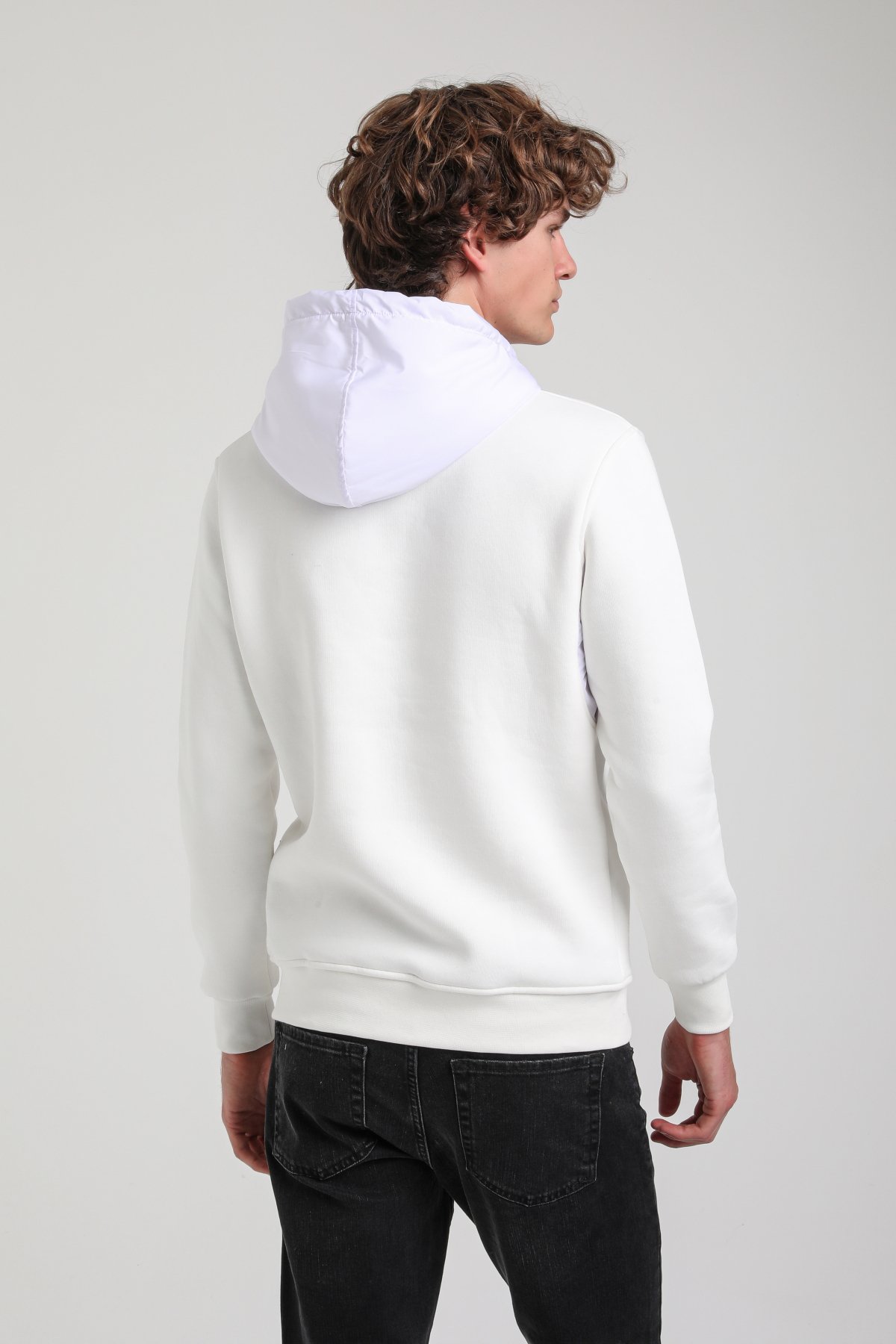 Kapüşonlu Ekru Slim Fit Hoodie 23FWM64059
