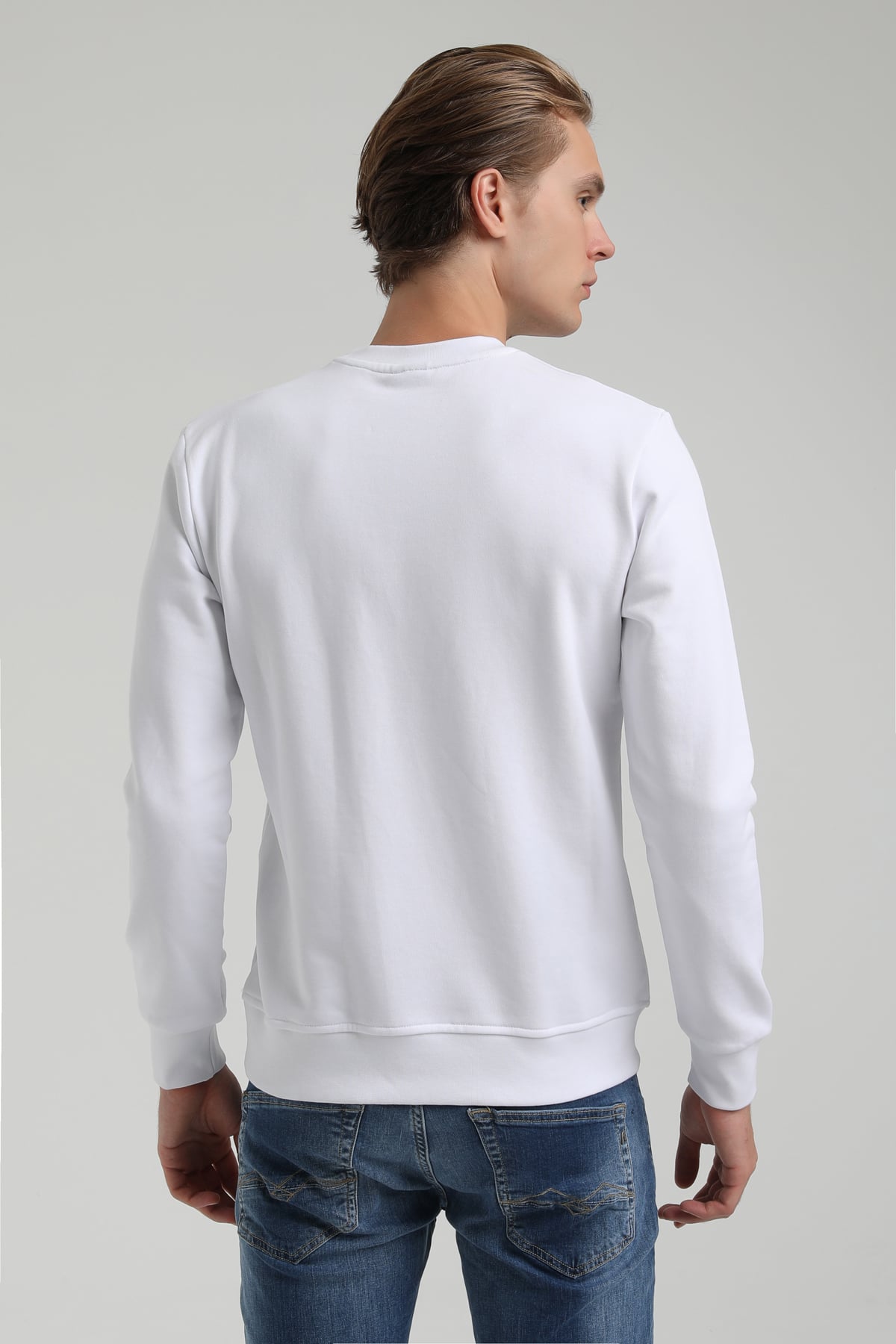 New World Polo Bisiklet Yaka Beyaz Regular Sweatshirt 22FWM60134