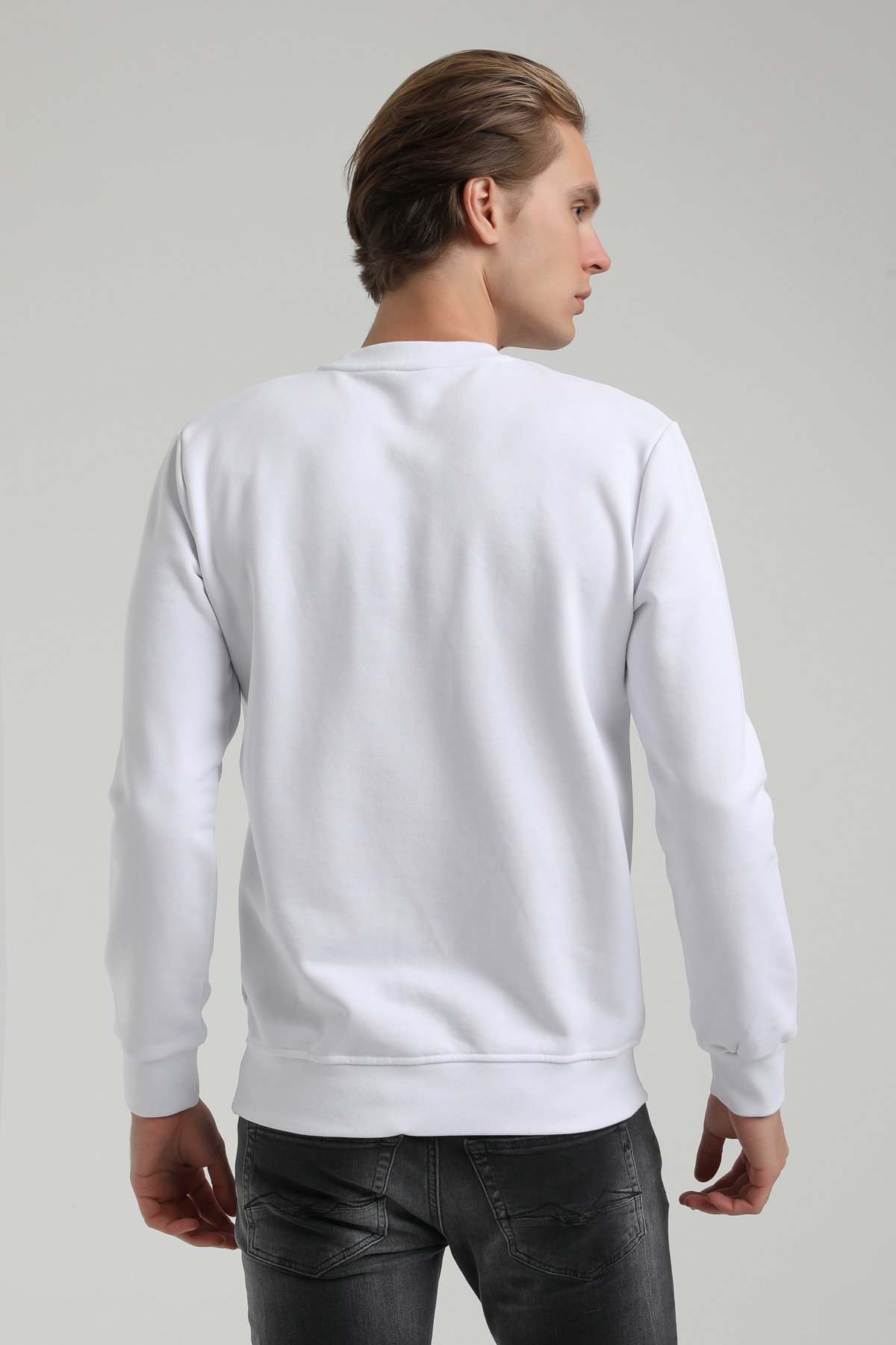 New World Polo Bisiklet Yaka Beyaz Regular Sweatshirt 22FWM60128