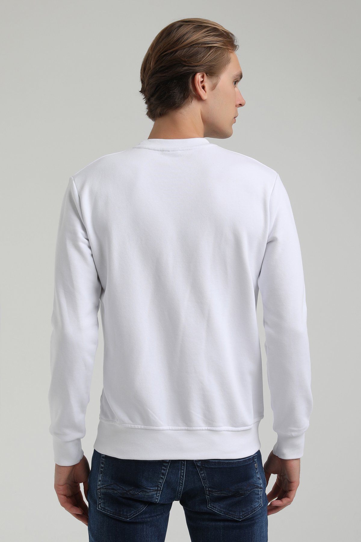 New World Polo Bisiklet Yaka Beyaz Regular Sweatshirt 22FWM60124