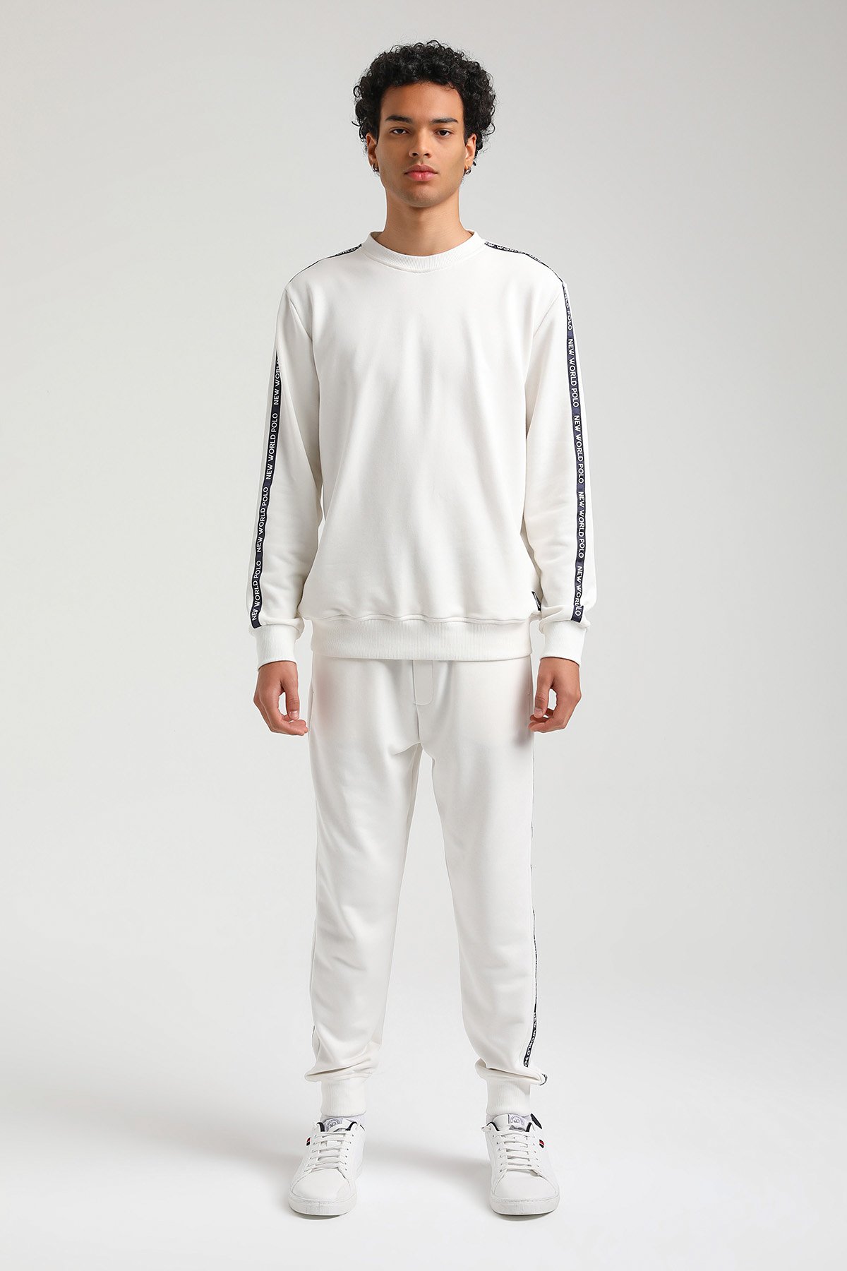 New World Polo Bisiklet Yaka Ekru Slim Fit Sweatshirt 23FWM60164