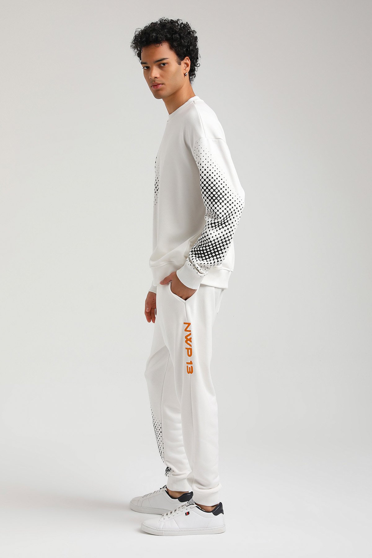 New World Polo Bisiklet Yaka Ekru Slim Fit Sweatshirt 23FWM60157