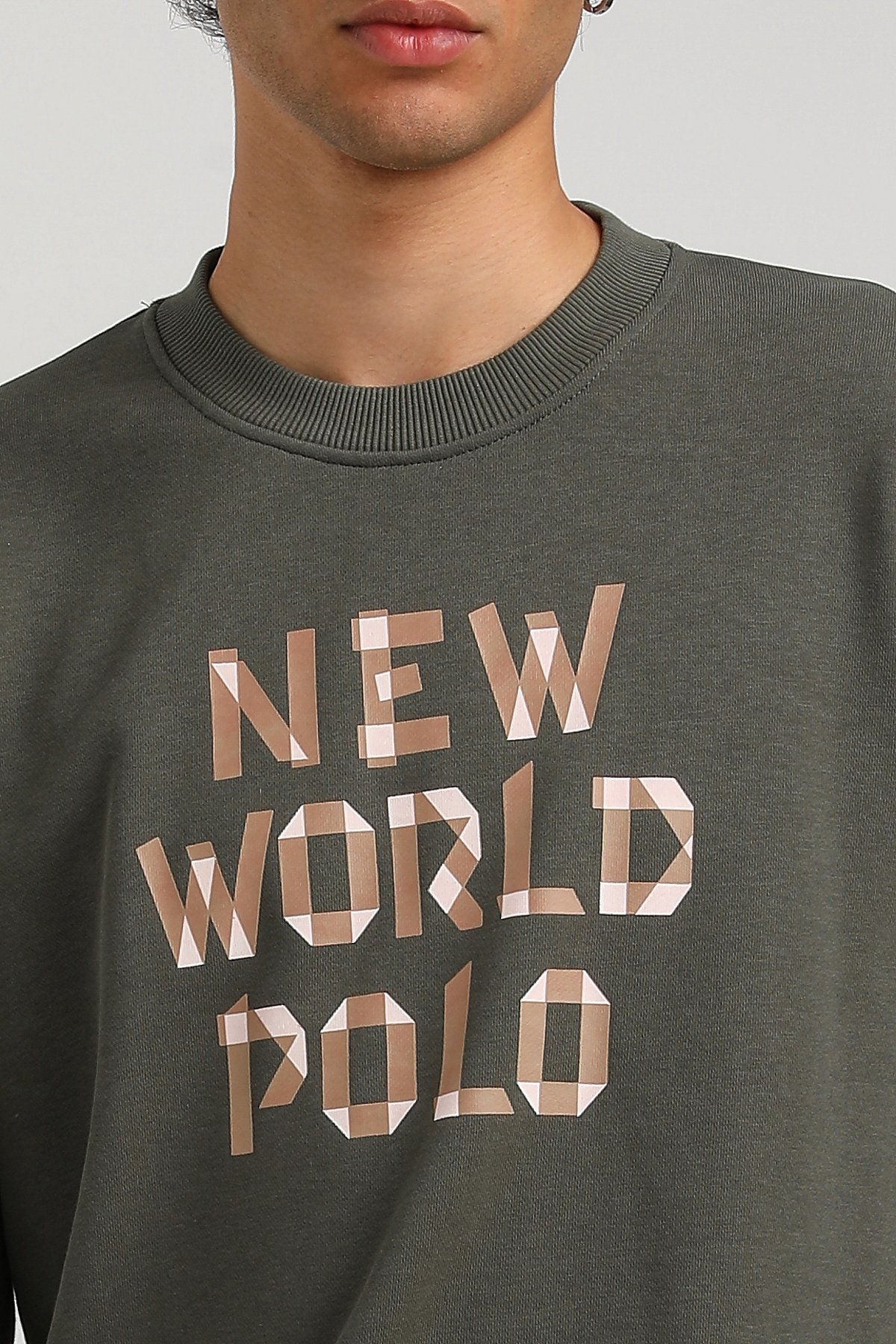 New World Polo Bisiklet Yaka Haki Regular Custom Sweatshirt 23FWM60141