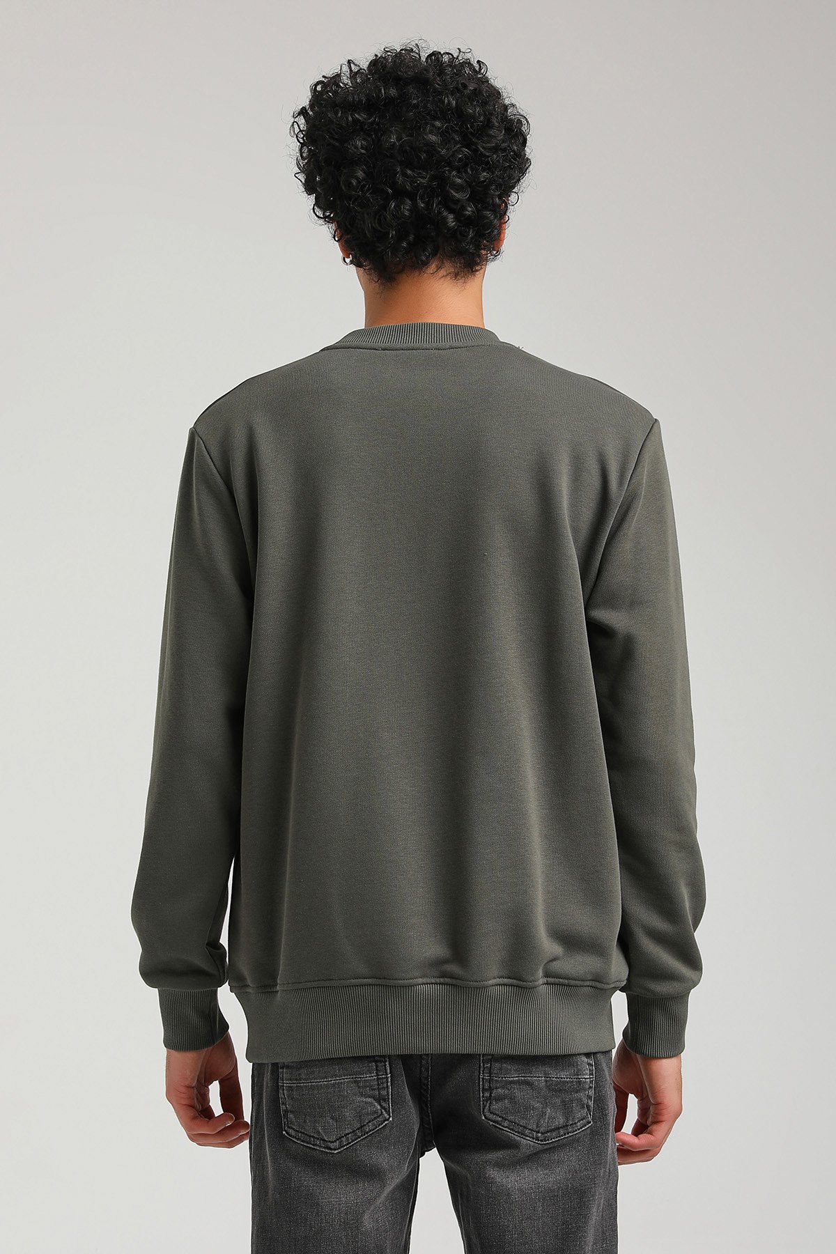 New World Polo Bisiklet Yaka Haki Regular Custom Sweatshirt 23FWM60141