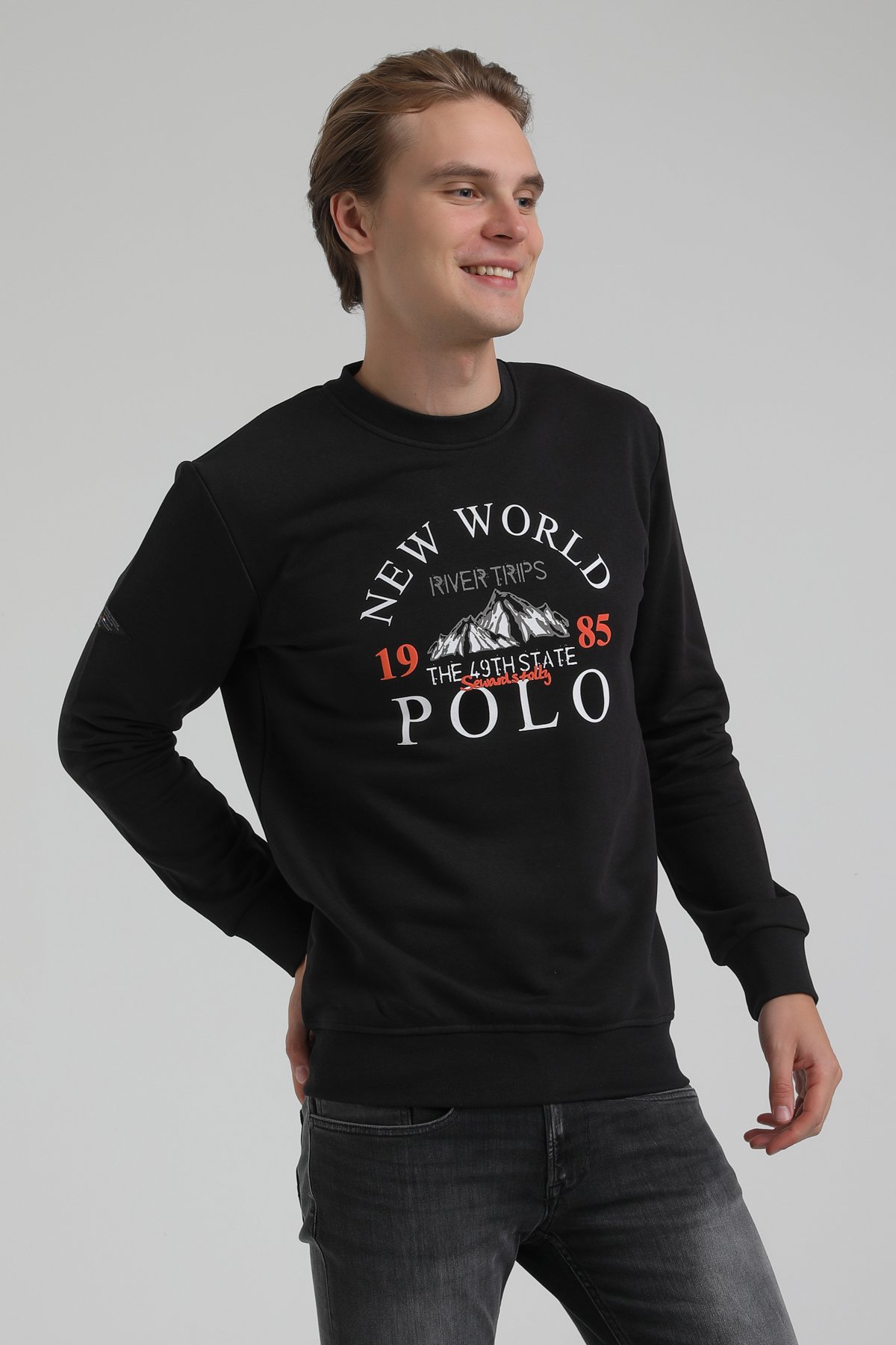 New World Polo Bisiklet Yaka Siyah Regular Sweatshirt 22FWM60133