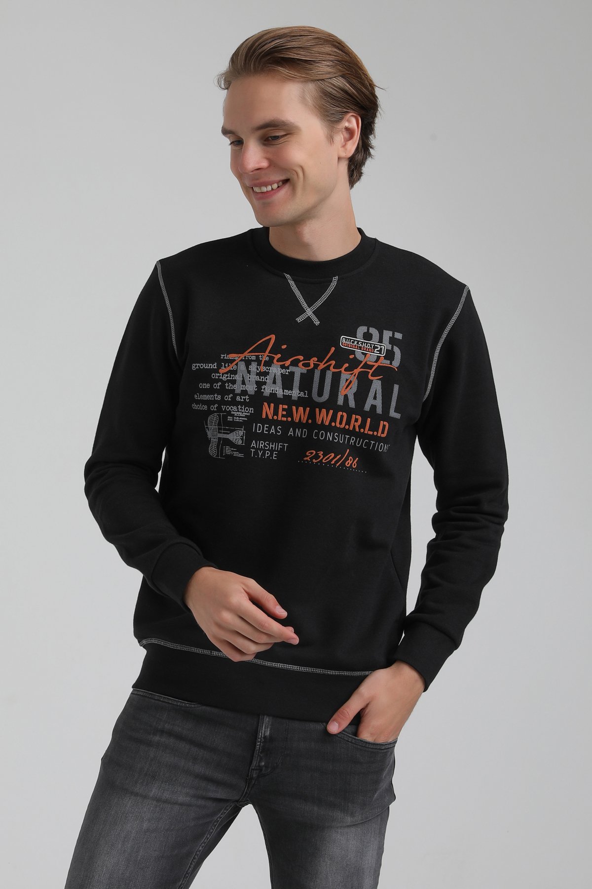 New World Polo Bisiklet Yaka Siyah Regular Sweatshirt 22FWM60121
