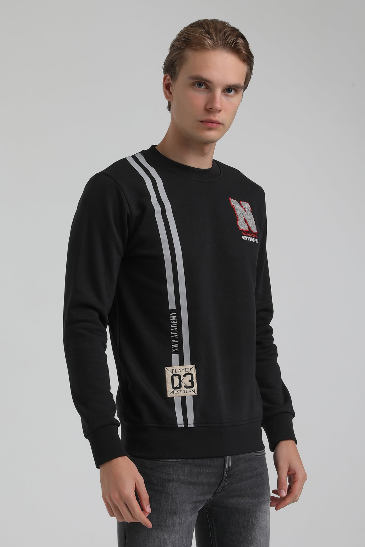 New World Polo Bisiklet Yaka Siyah Regular Sweatshirt 22FWM60140