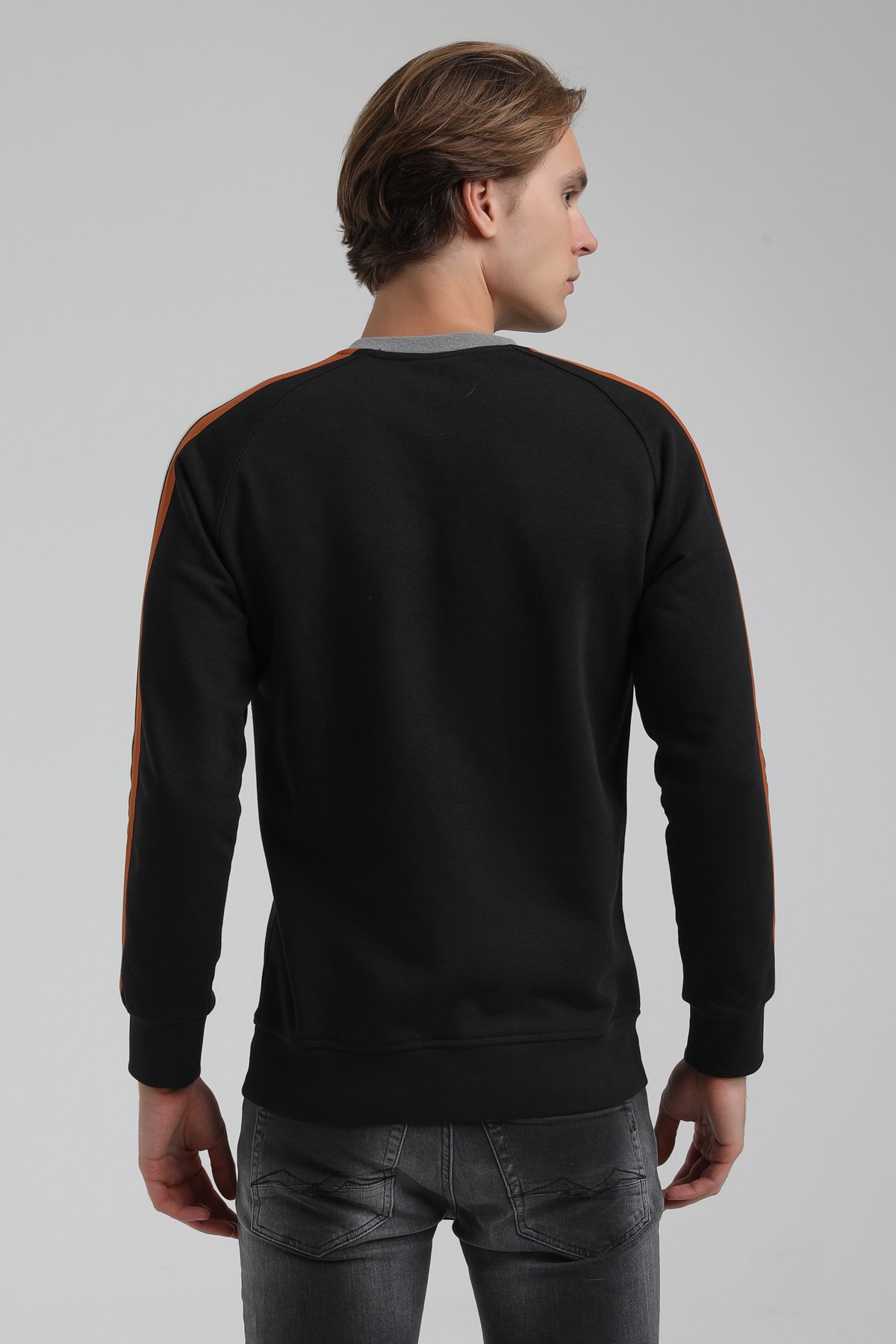 New World Polo Bisiklet Yaka Siyah Regular Sweatshirt 22FWM60138