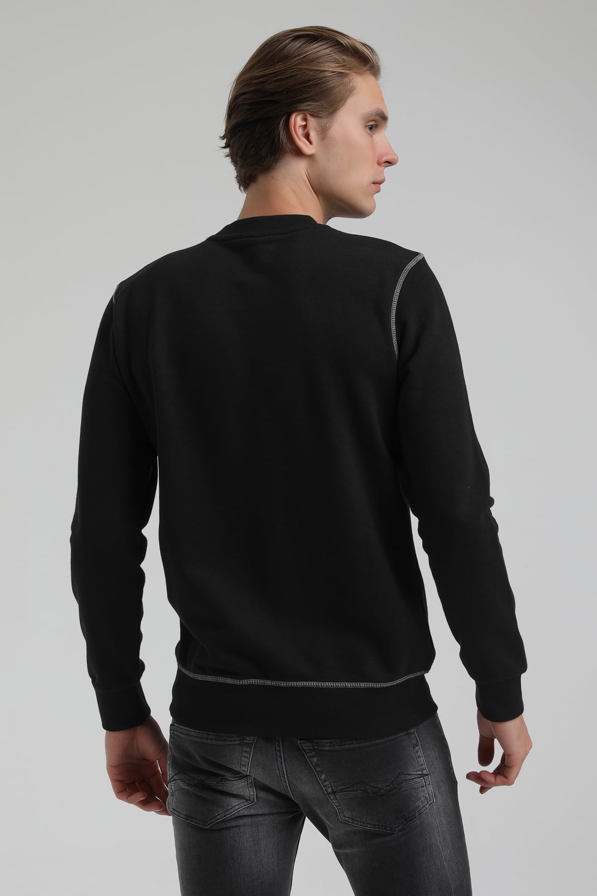 New World Polo Bisiklet Yaka Siyah Regular Sweatshirt 22FWM60121