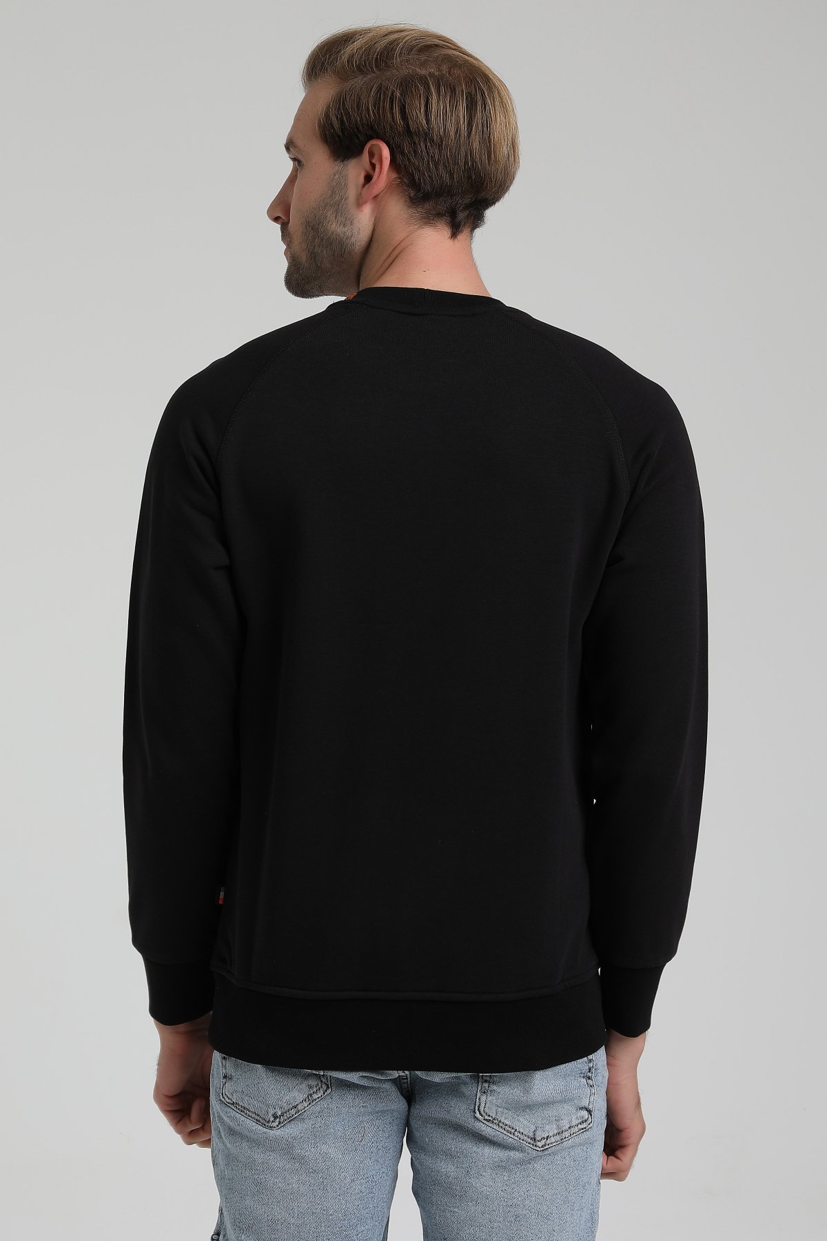 New World Polo Bisiklet Yaka Siyah Slim Fit Sweatshirt 22FWM60135