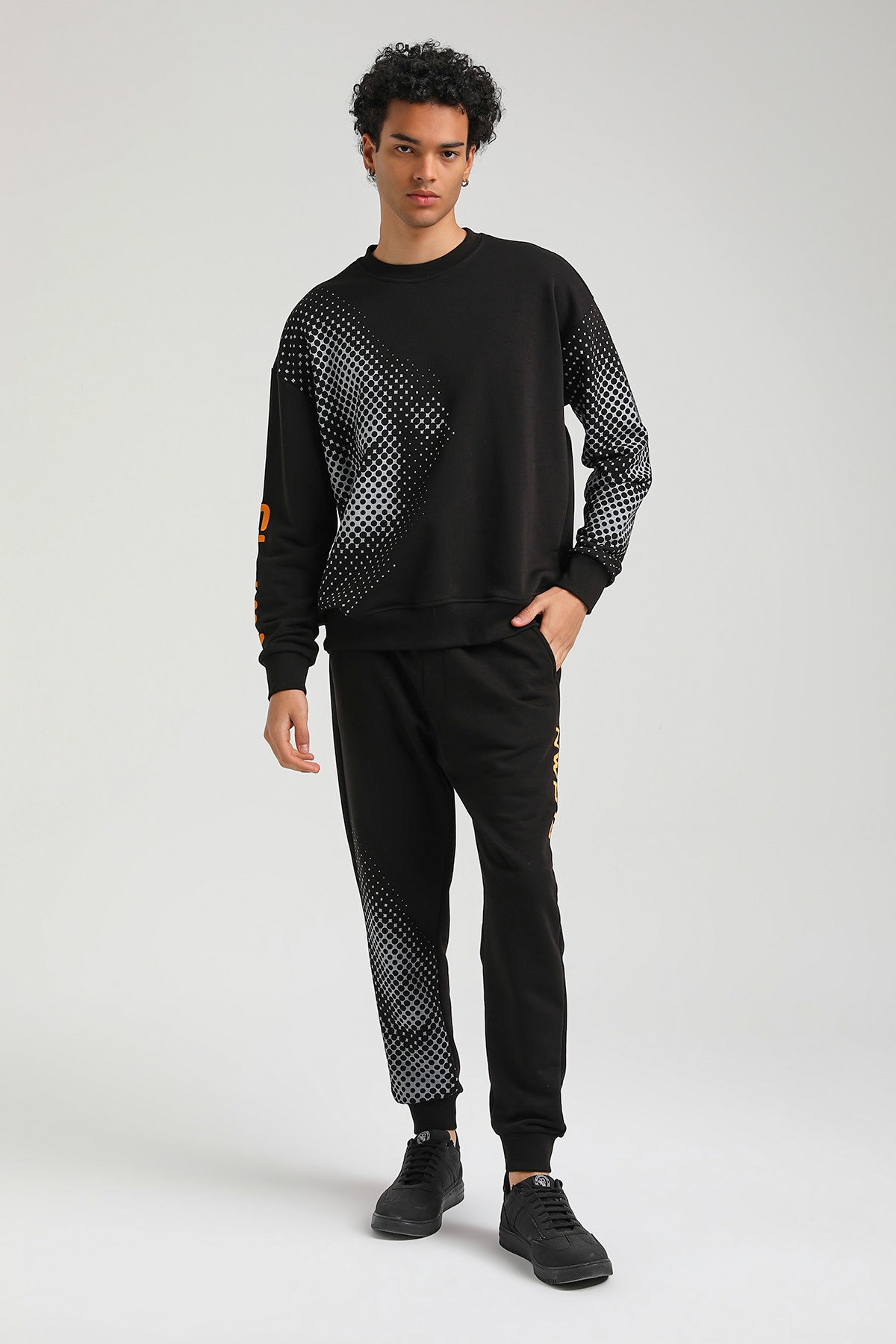 New World Polo Bisiklet Yaka Siyah Slim Fit Sweatshirt 23FWM60157