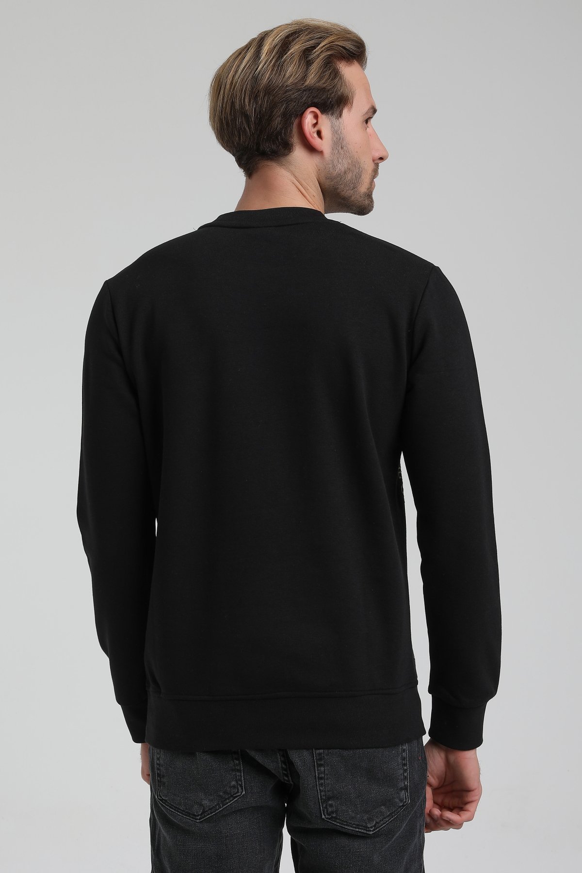 New World Polo Bisiklet Yaka Siyah Slim Fit Sweatshirt 22FWM60122