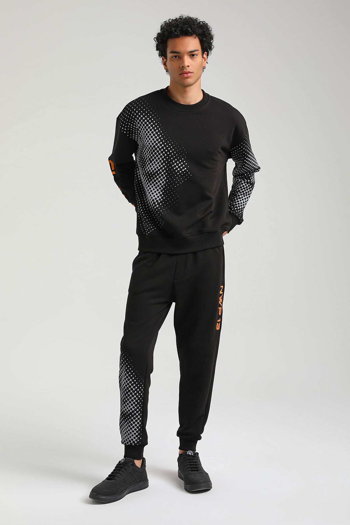 New World Polo Bisiklet Yaka Siyah Slim Fit Sweatshirt 23FWM60157
