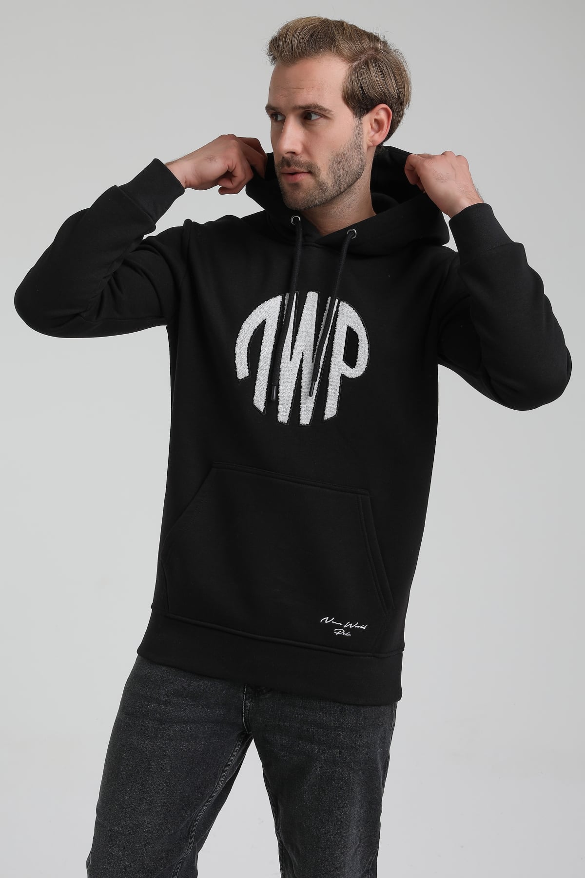 New World Polo Bisiklet Yaka Siyah Slim Fit Sweatshirt 22FWM64037