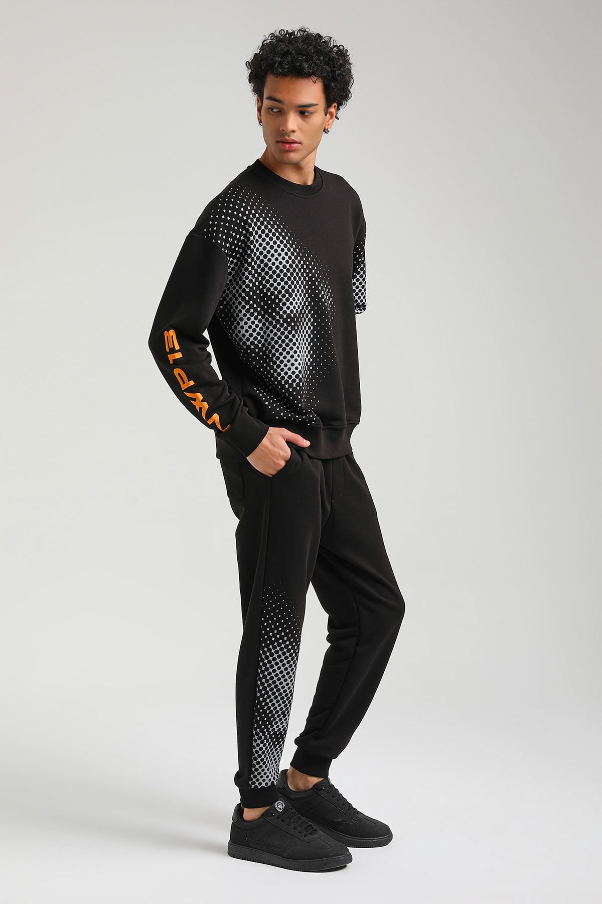New World Polo Bisiklet Yaka Siyah Slim Fit Sweatshirt 23FWM60157