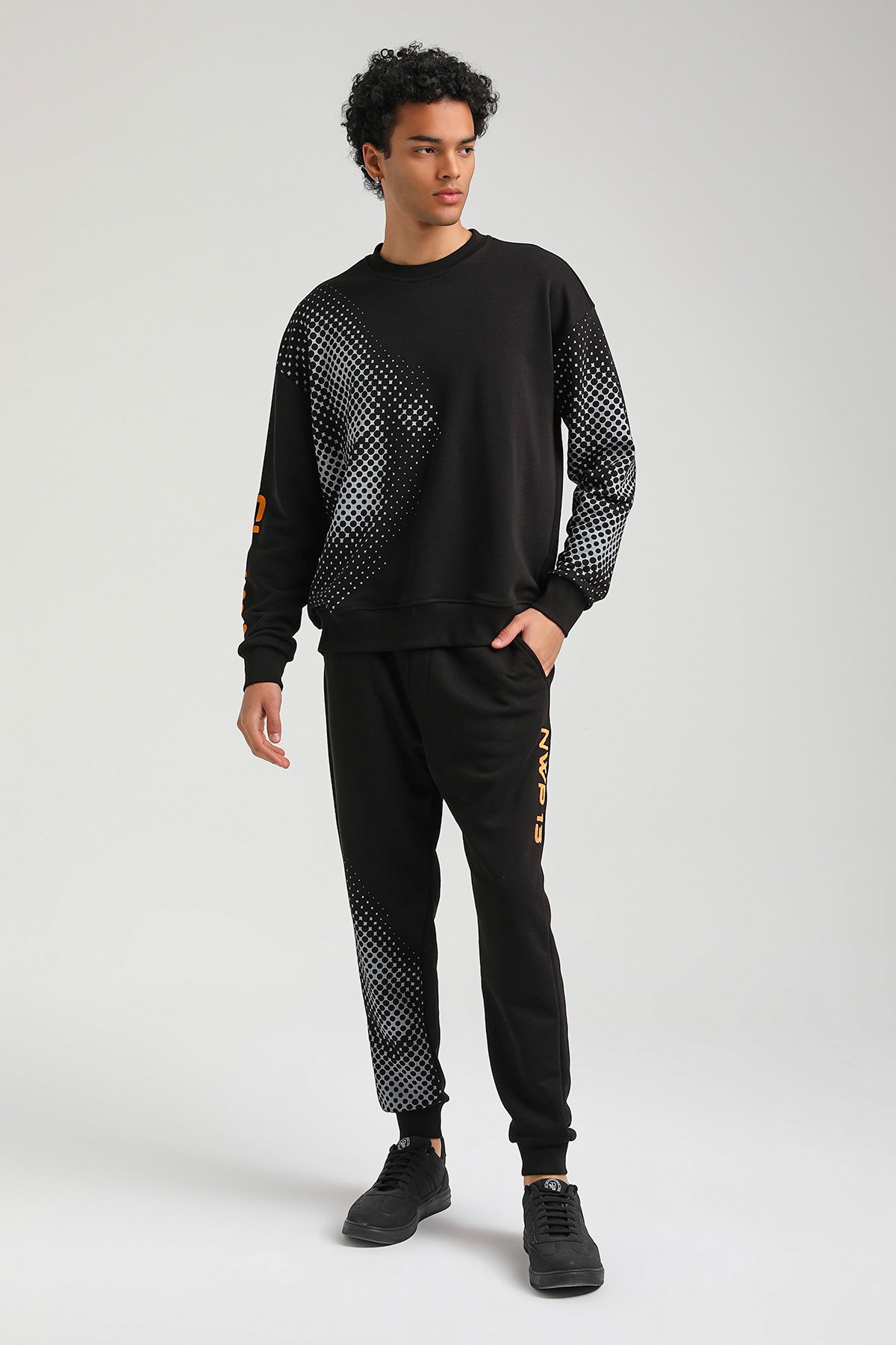 New World Polo Bisiklet Yaka Siyah Slim Fit Sweatshirt 23FWM60157