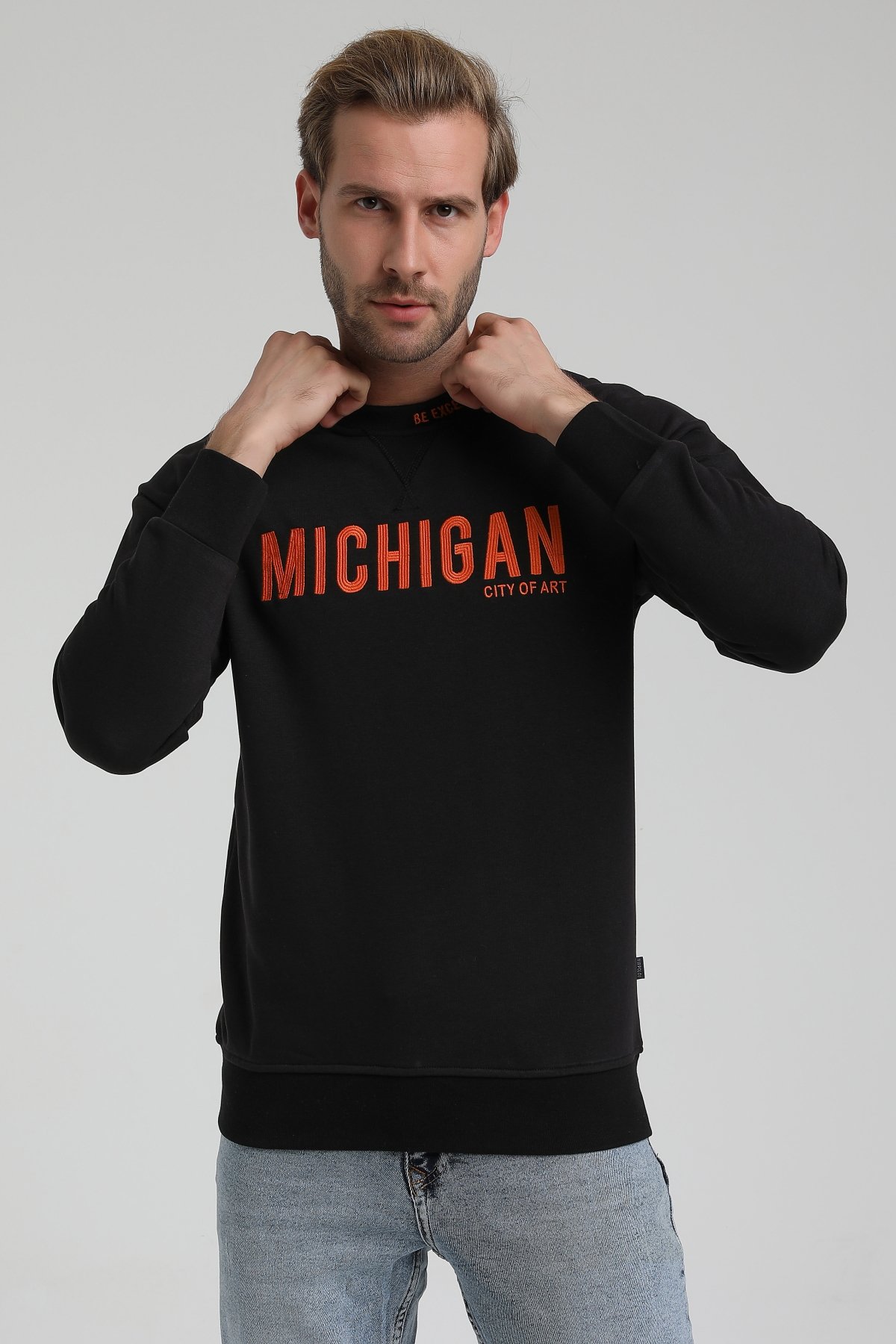 New World Polo Bisiklet Yaka Siyah Slim Fit Sweatshirt 22FWM60135