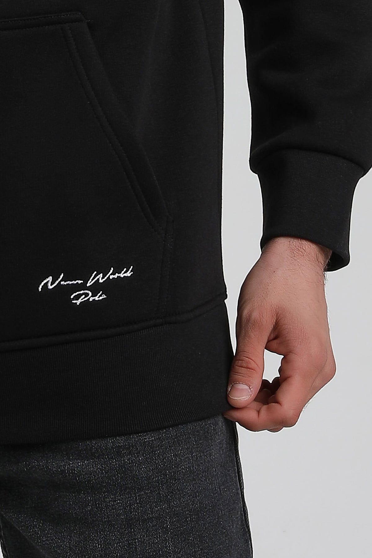 New World Polo Bisiklet Yaka Siyah Slim Fit Sweatshirt 22FWM64037