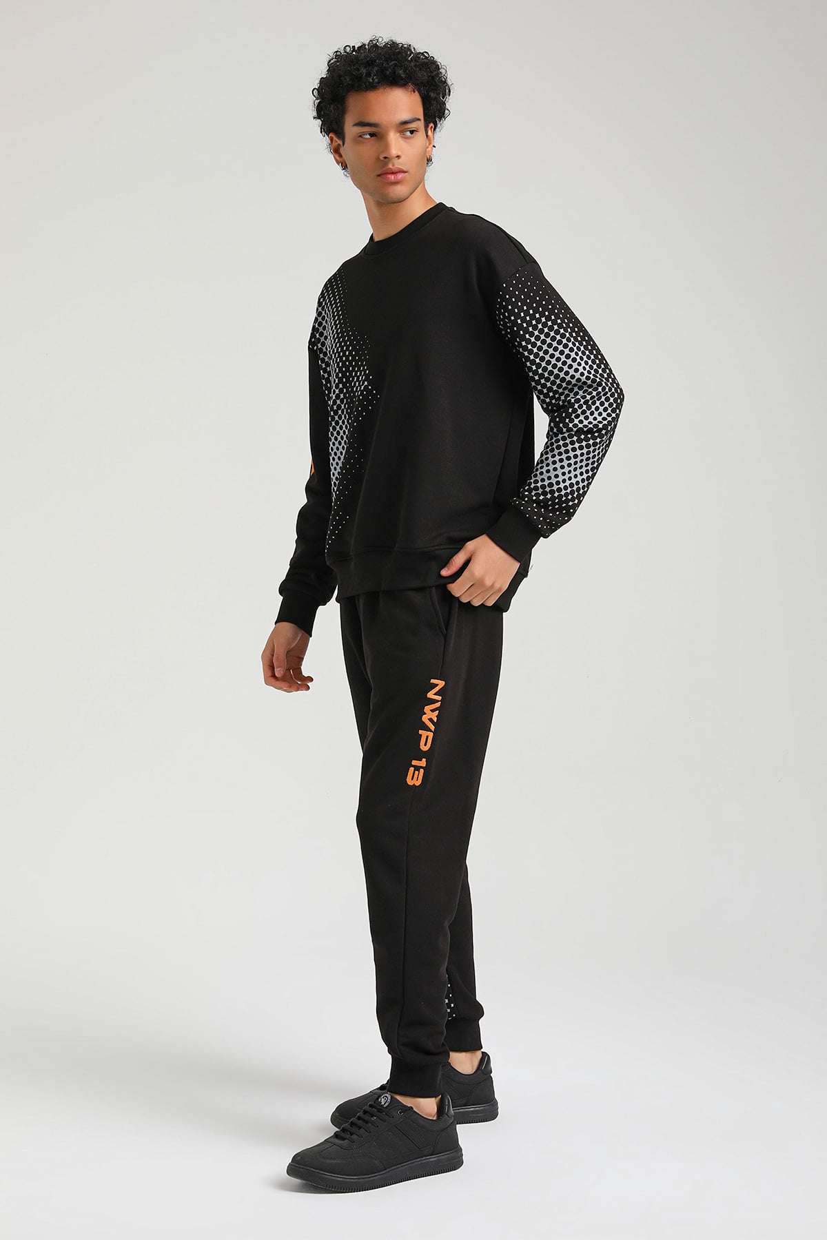 New World Polo Bisiklet Yaka Siyah Slim Fit Sweatshirt 23FWM60157