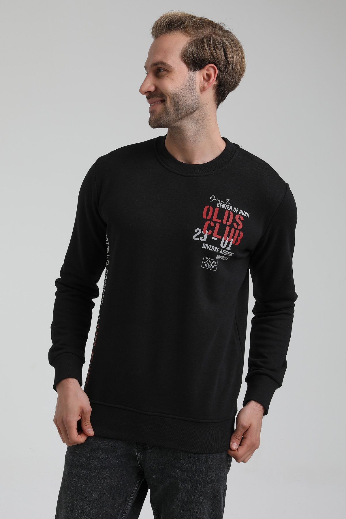 New World Polo Bisiklet Yaka Siyah Slim Fit Sweatshirt 22FWM60122