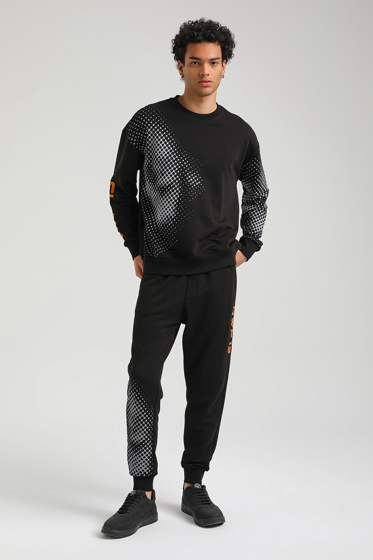 New World Polo Bisiklet Yaka Siyah Slim Fit Sweatshirt 23FWM60157