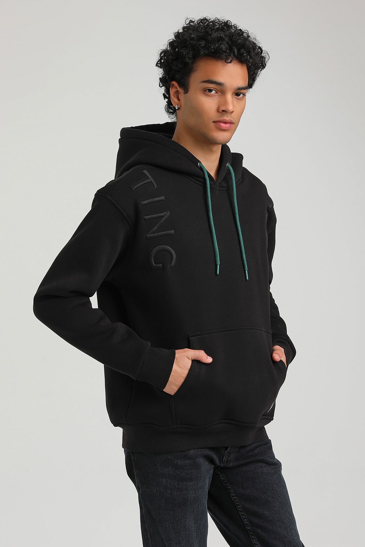 New World Polo Kapşonlu Siyah Slim Fit Hoodie 23FWM64048