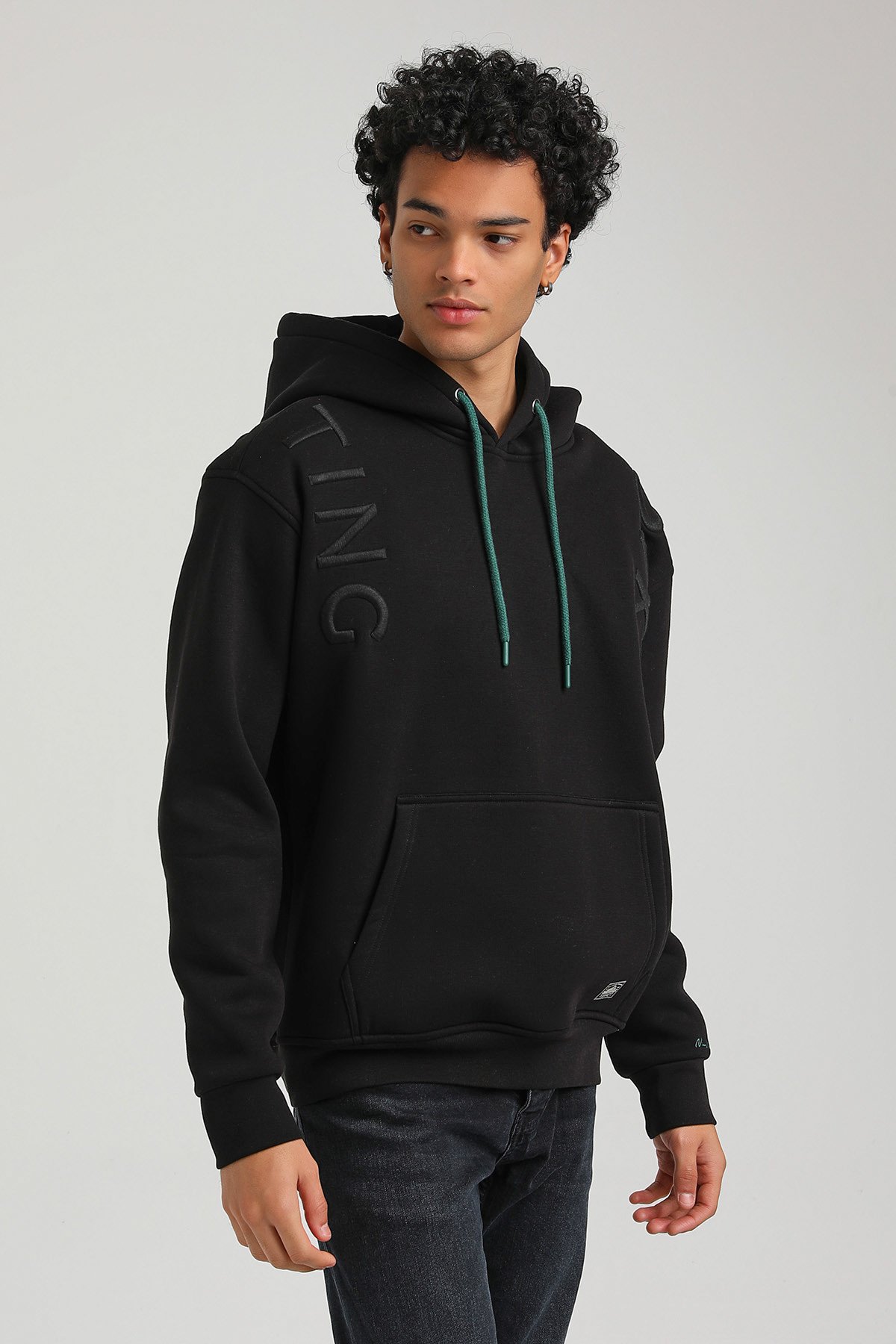 New World Polo Kapşonlu Siyah Slim Fit Hoodie 23FWM64048