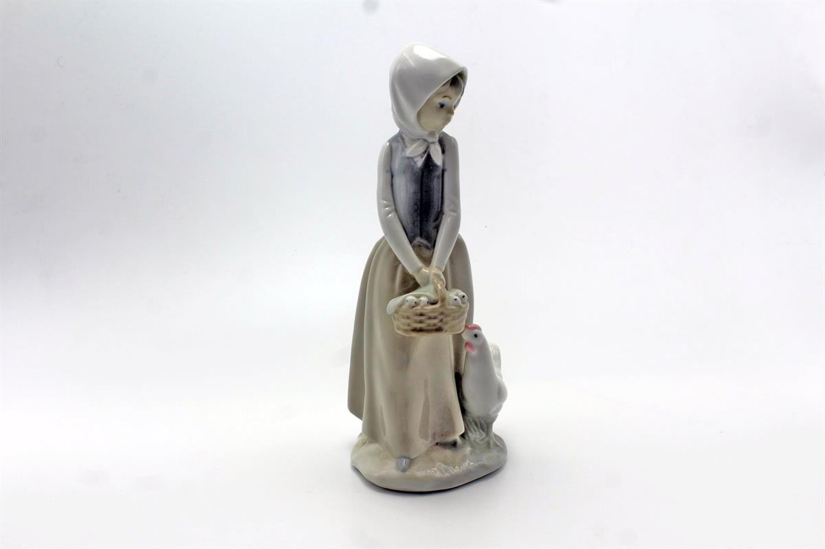 Design of LuxuryLLADROM-005742LADRO HEYKEL ANTİKA TAVUKLU KADIN