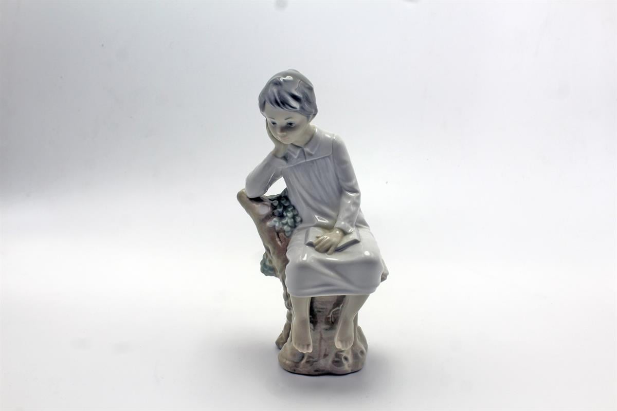 Design of LuxuryLLADROM-005741LADRO HEYKEL ANTİKA KİTAP OKUYAN ÇOCUK