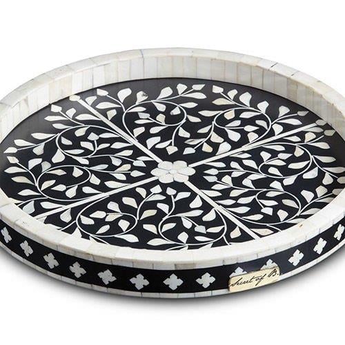 Design of LuxuryTHE SECRETS4142THE SECRETS Black and white floral-patterned mother-of-pearl inlaid round tray