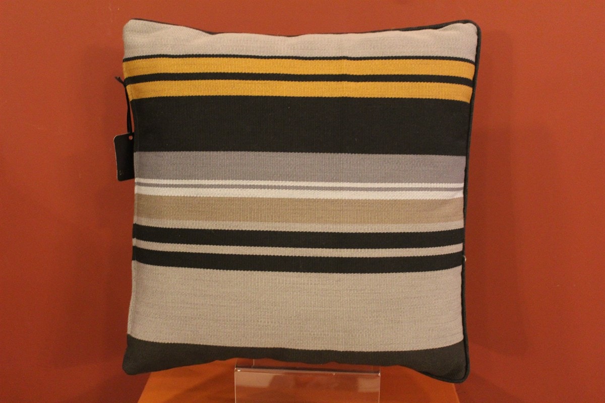 DESIGN OF LUXURYM-005022-4Yastık 43