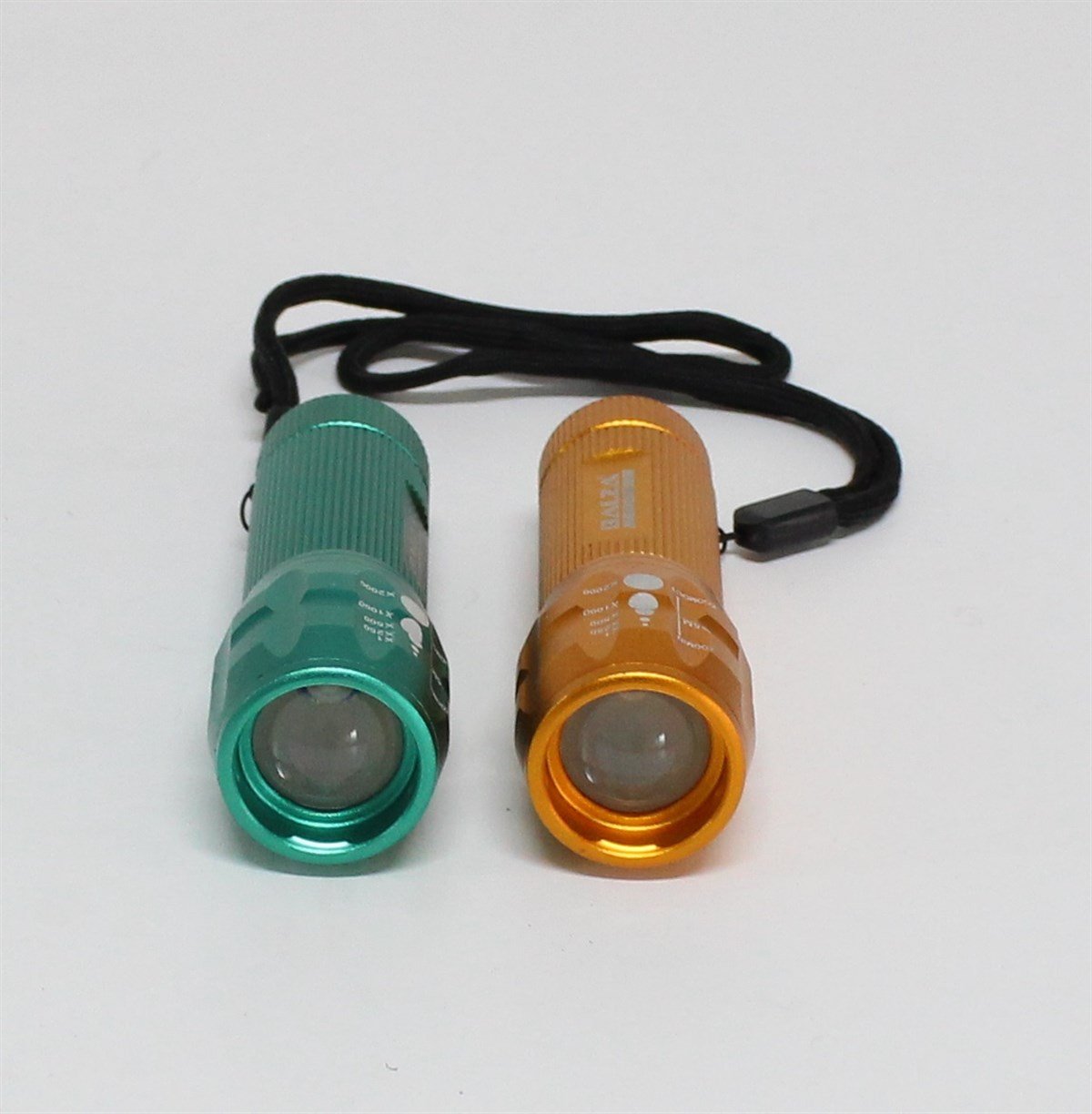 BALZA LEDLİ ZOOMLU EL FENERİ( 8400)MODEL