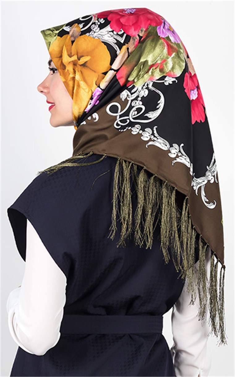 111-0013-17 PİRAMİT PÜSKÜLLÜ EŞARP