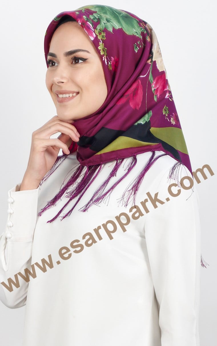 111-0001-05 PİRAMİT PÜSKÜLLÜ EŞARP 