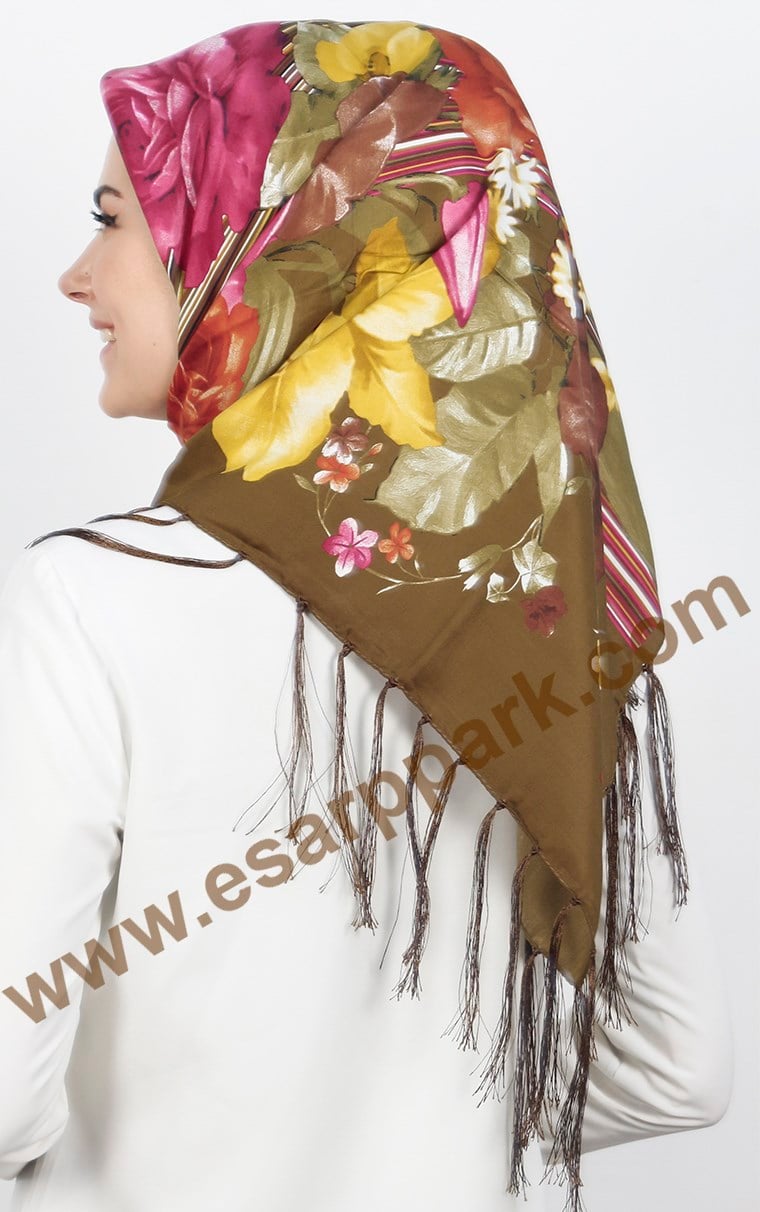 111-0006-01 PİRAMİT PÜSKÜLLÜ EŞARP 