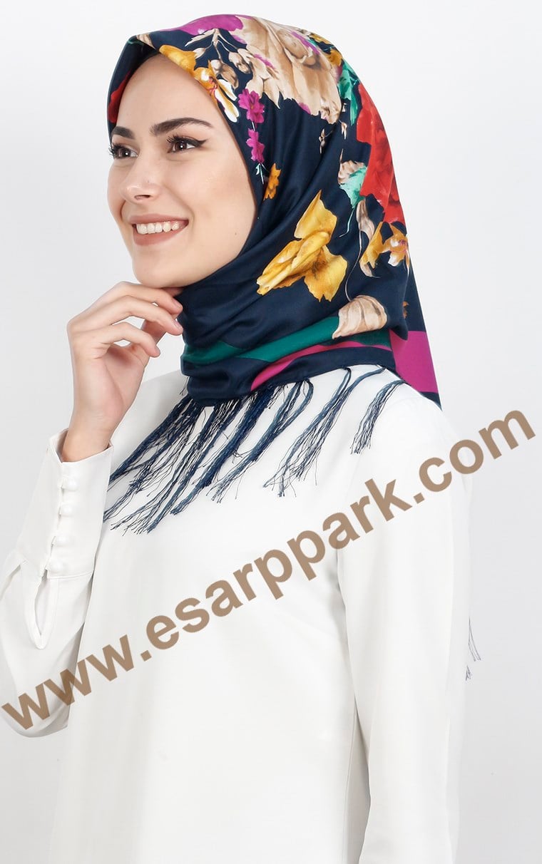 111-0011-25 PİRAMİT PÜSKÜLLÜ EŞARP