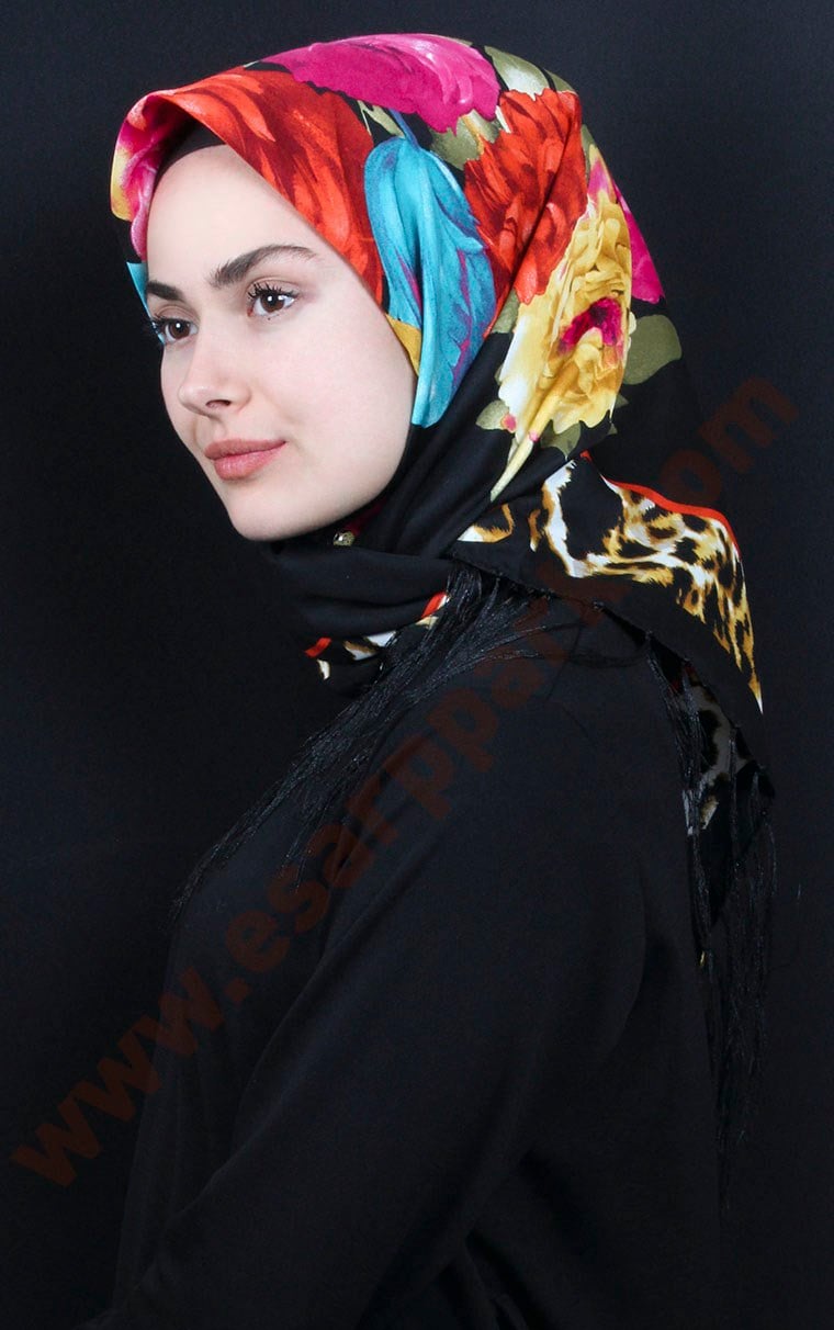 111-0012-15 PİRAMİT PÜSKÜLLÜ EŞARP