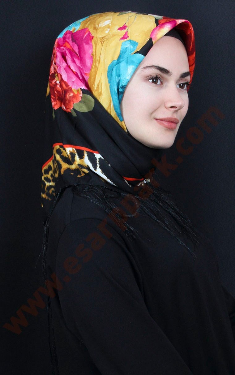 111-0012-15 PİRAMİT PÜSKÜLLÜ EŞARP