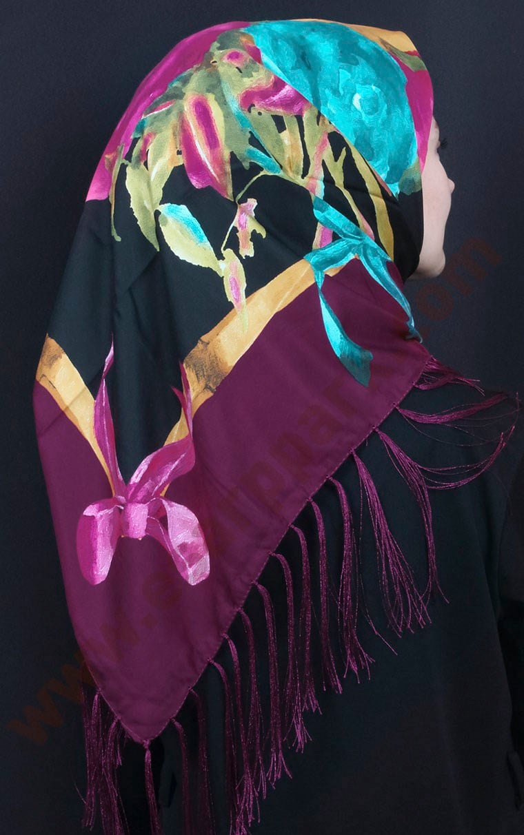 111-0013-21 PİRAMİT PÜSKÜLLÜ EŞARP