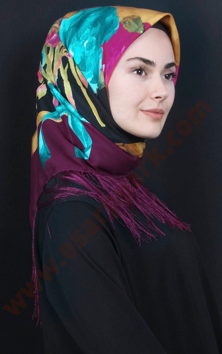 111-0013-21 PİRAMİT PÜSKÜLLÜ EŞARP